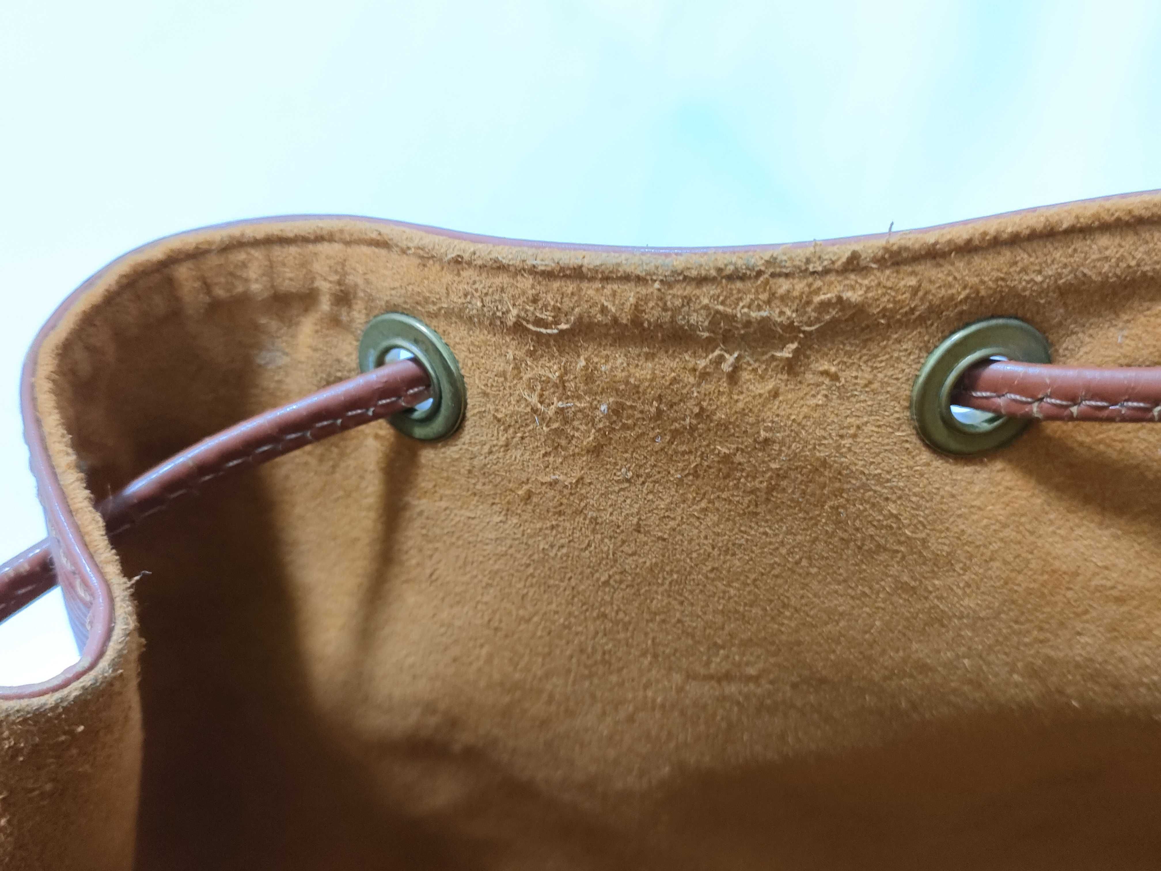 Epi Petit Noé M44103 Shoulder Bag — view 13