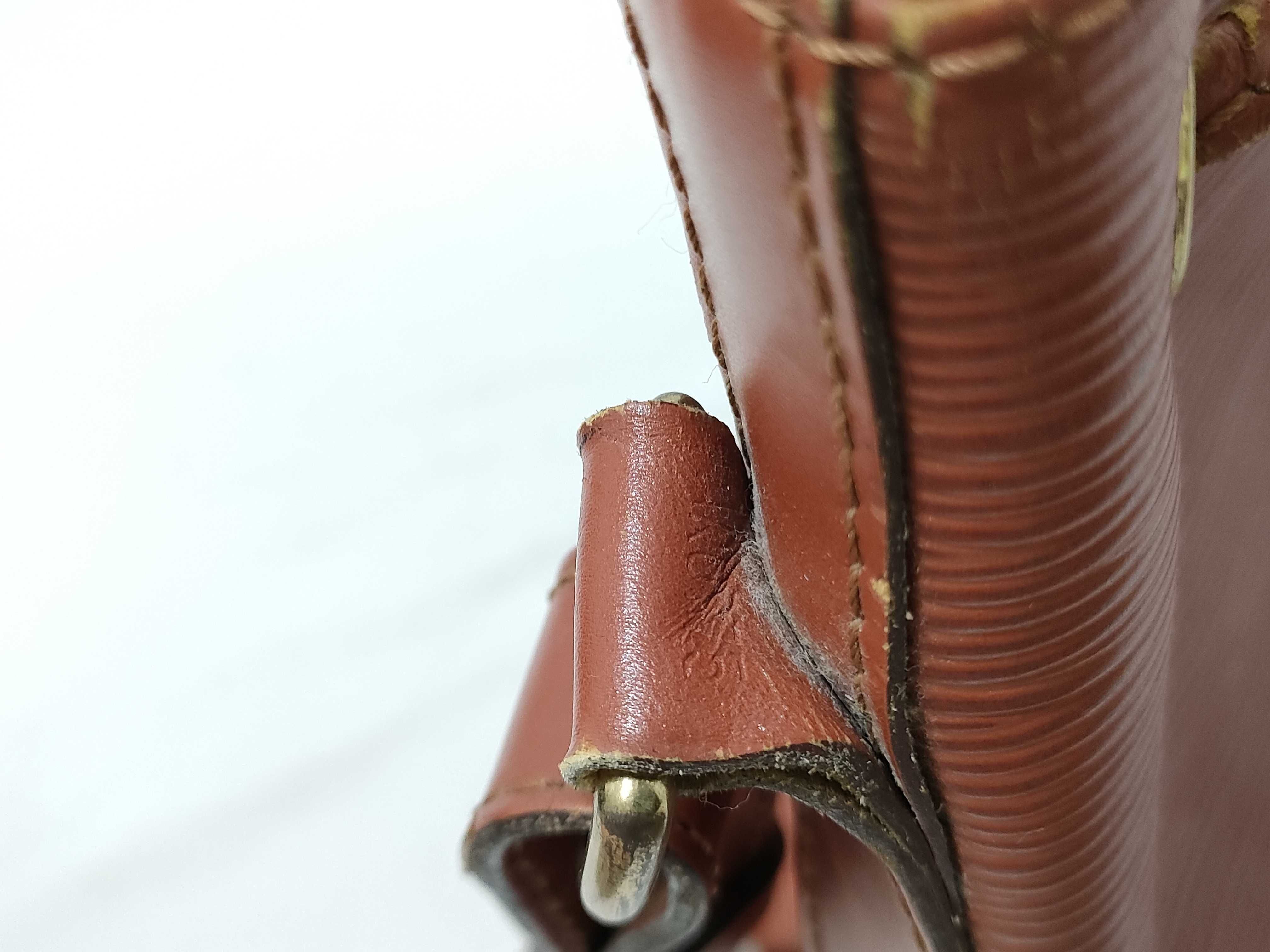 Epi Petit Noé M44103 Shoulder Bag — view 14