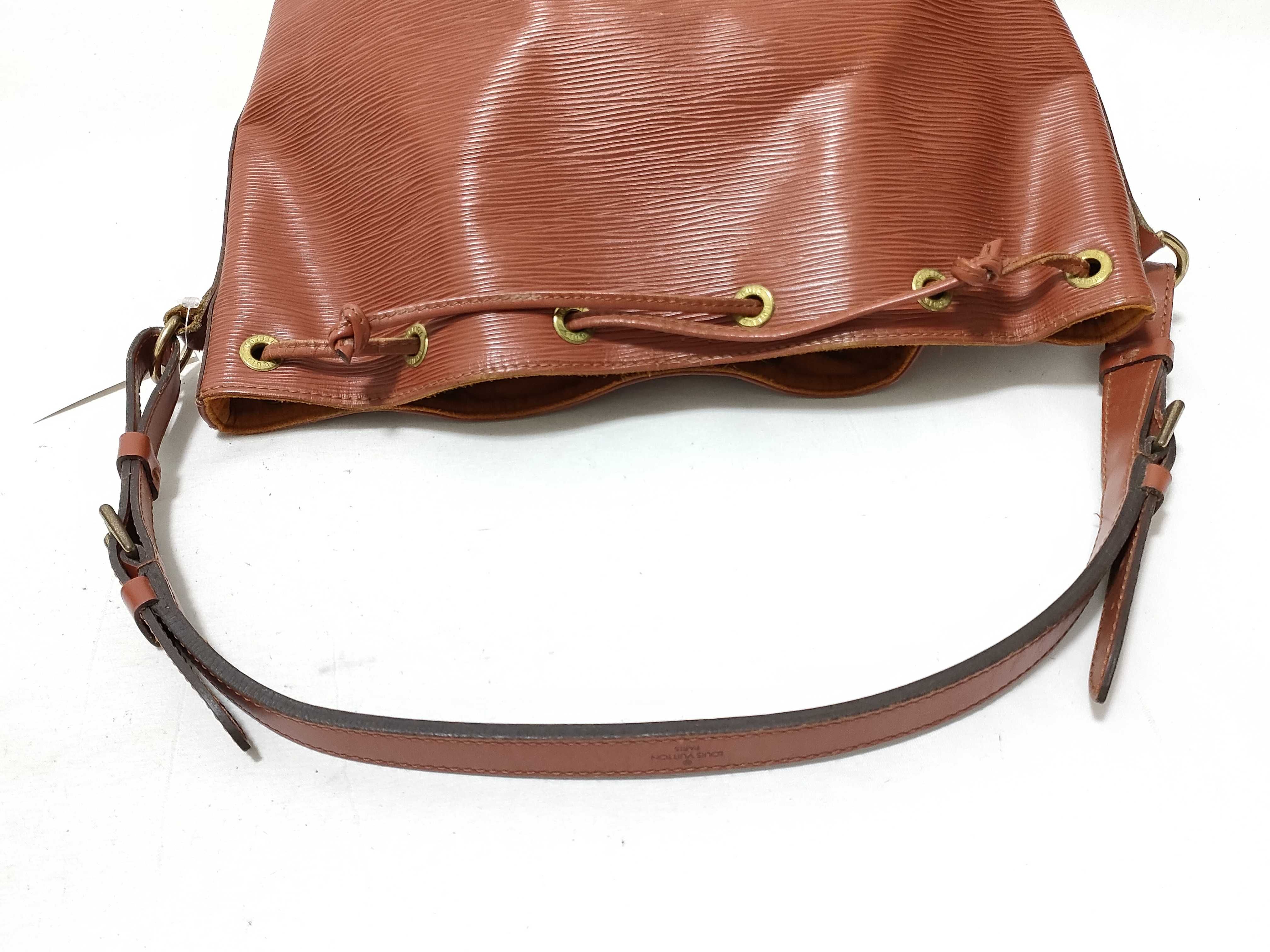 Epi Petit Noé M44103 Shoulder Bag — view 3