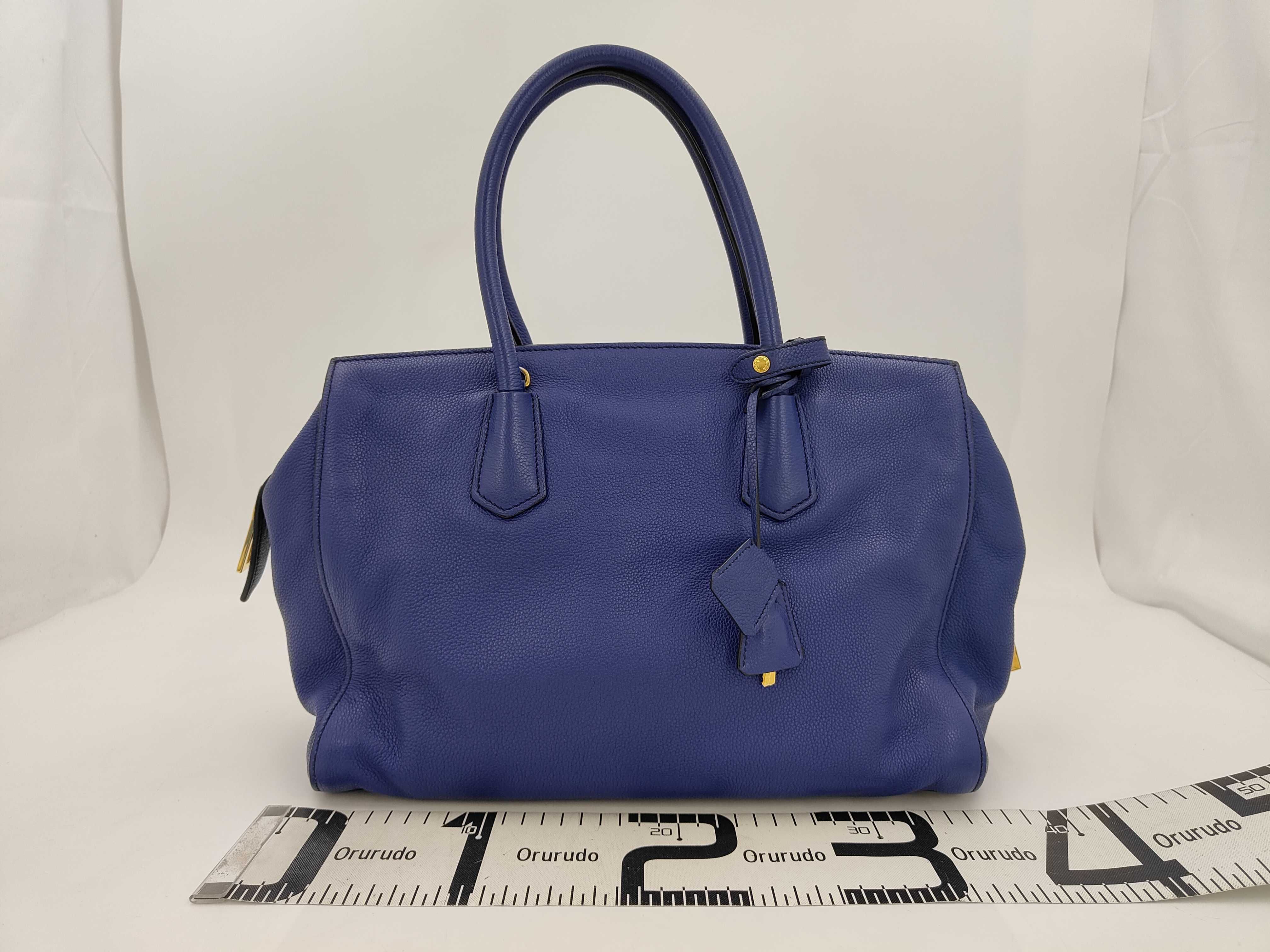 Vitello Grain Tote Bag Blue Handbag — view 2