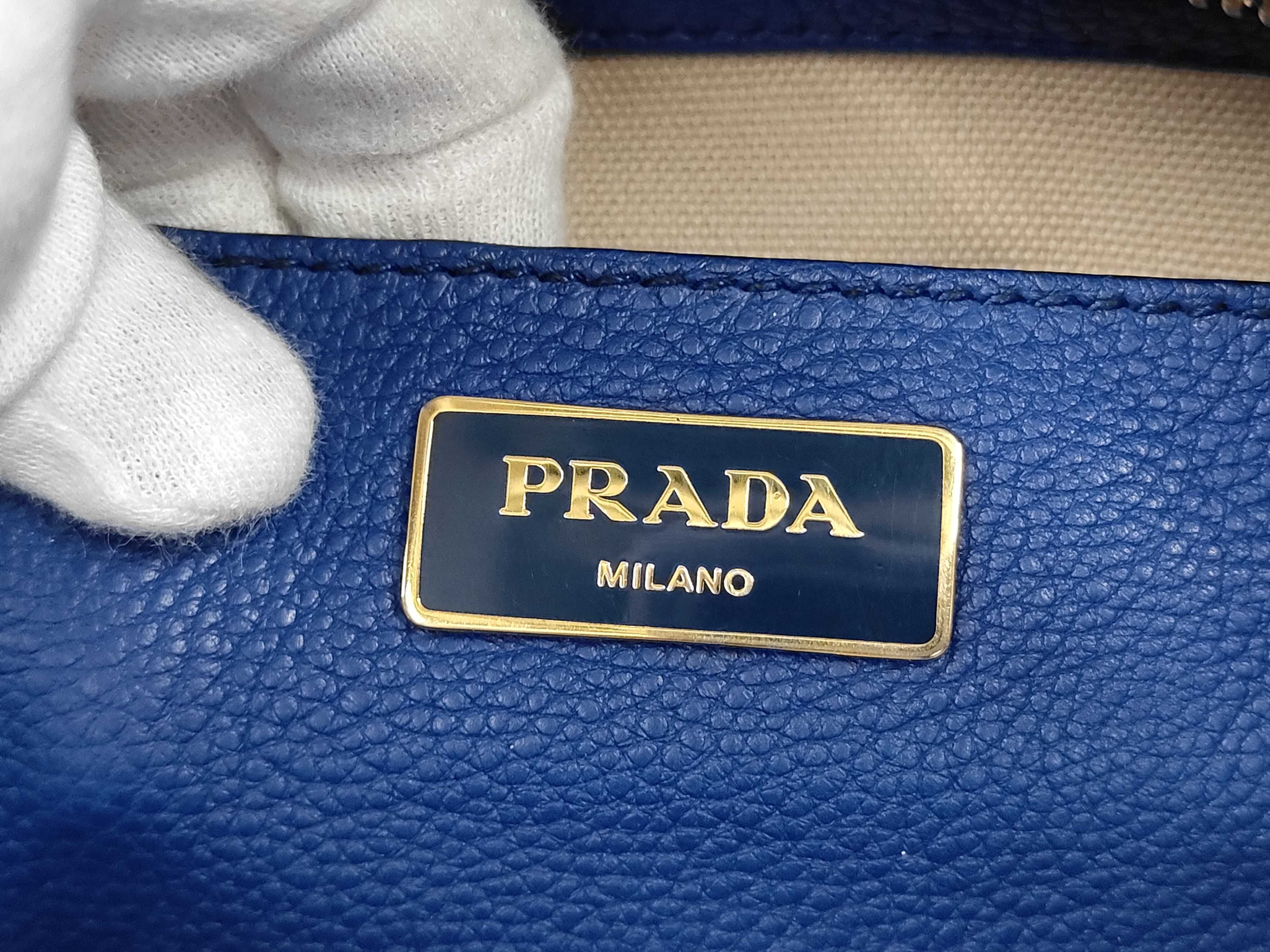 Vitello Grain Tote Bag Blue Handbag — view 11