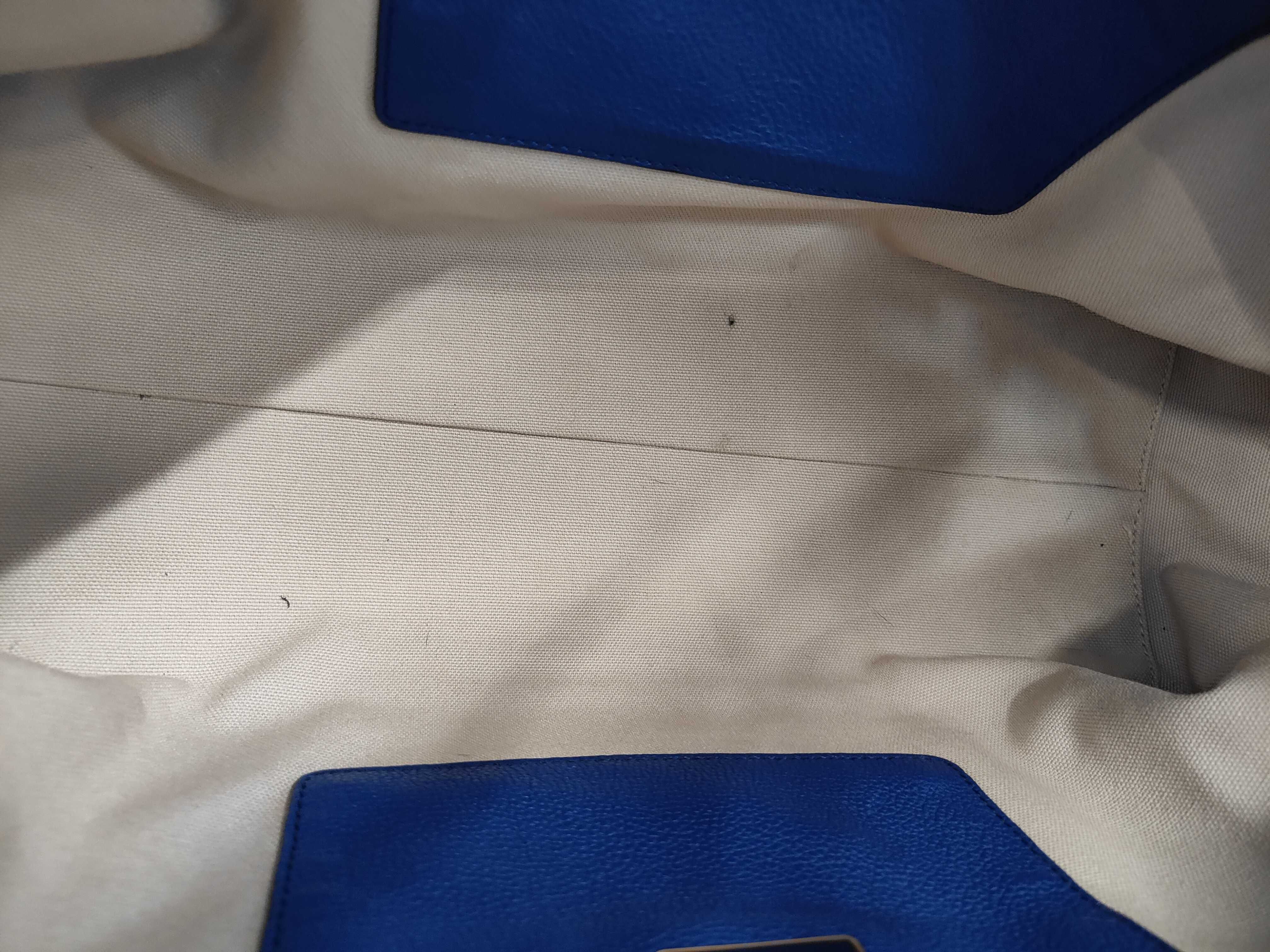 Vitello Grain Tote Bag Blue Handbag — view 9