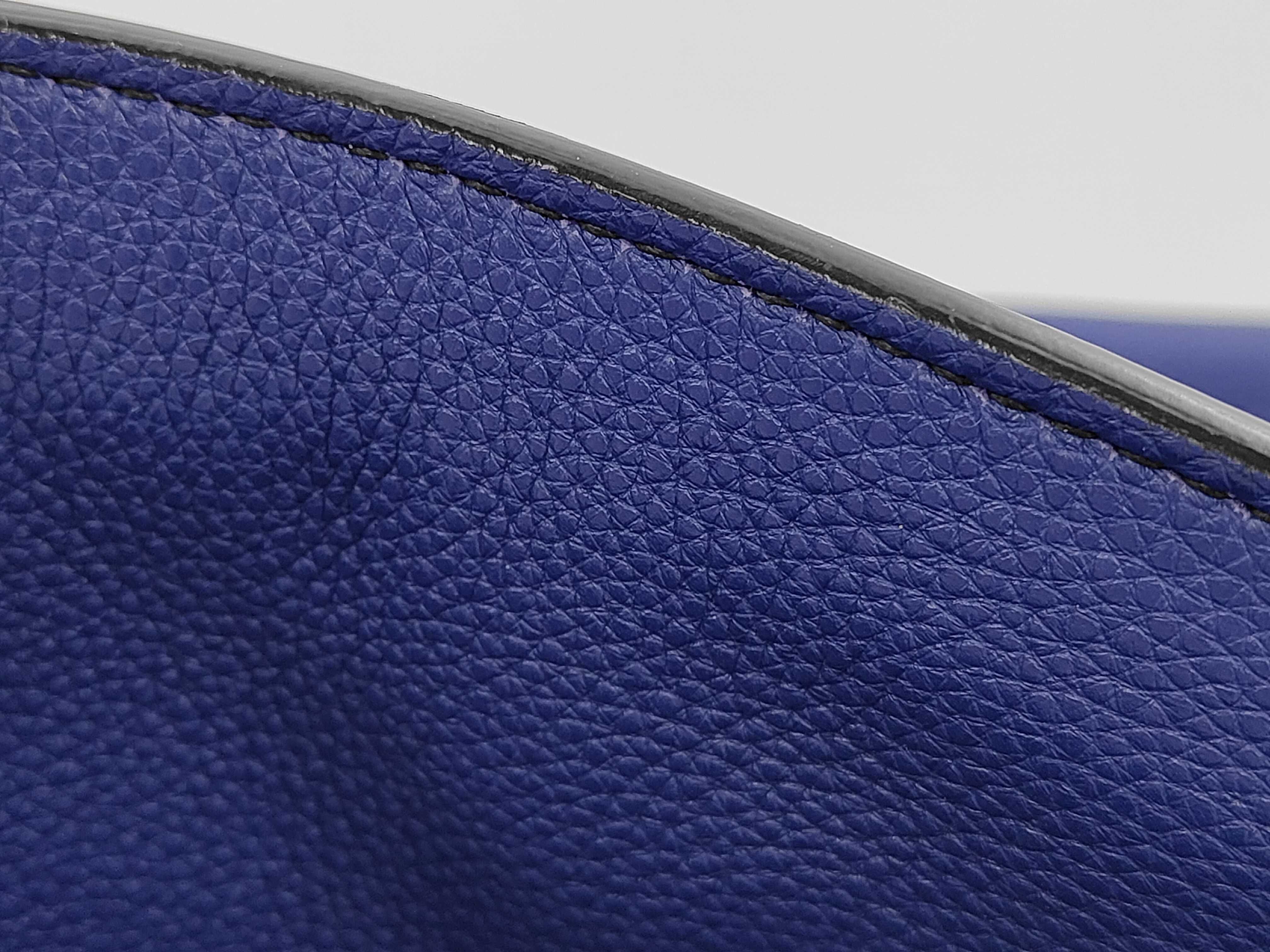 Vitello Grain Tote Bag Blue Handbag — view 10