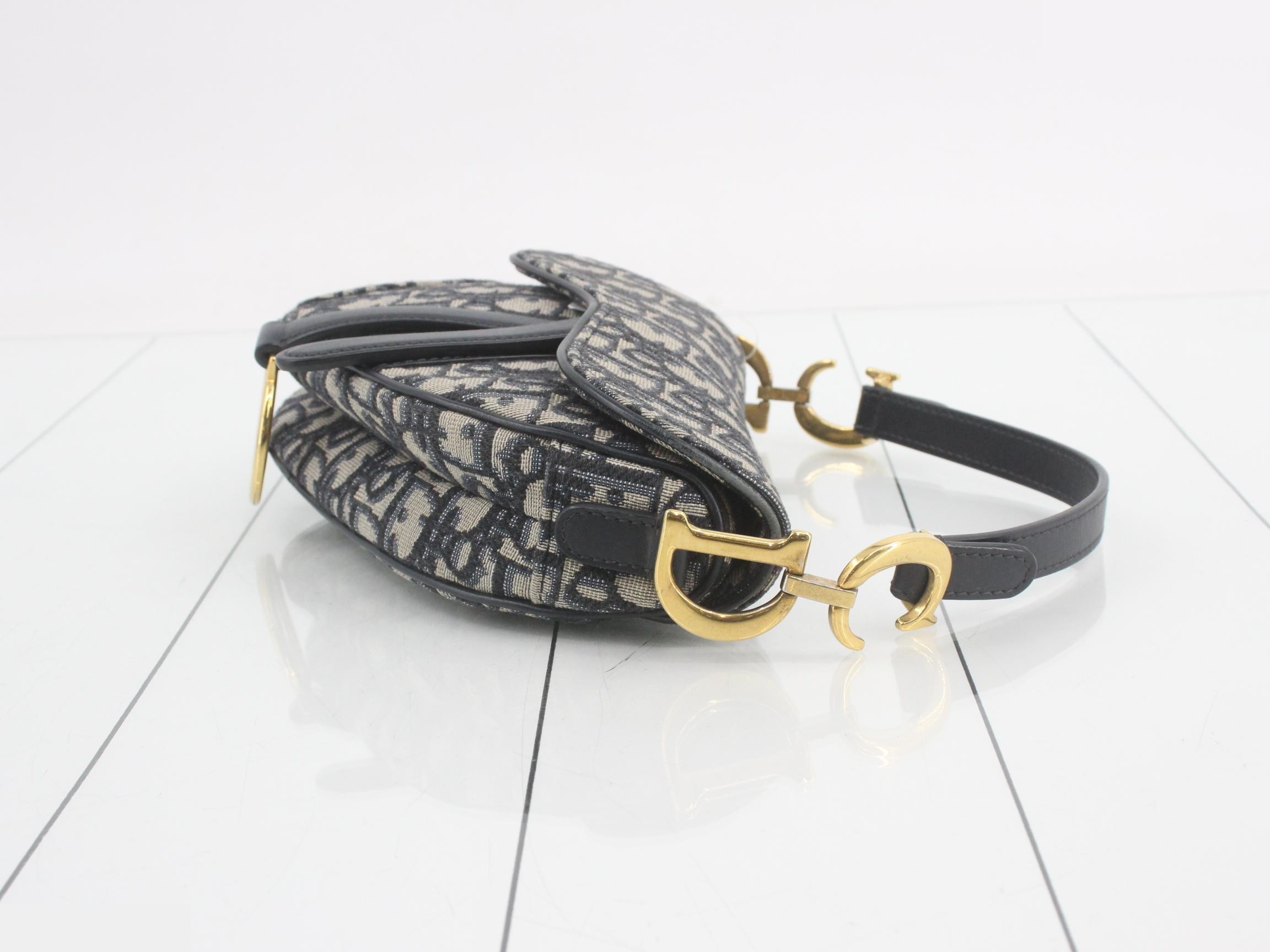 Other lines: Bags & Handbags, Canvas, Navy, 2-way — view 3