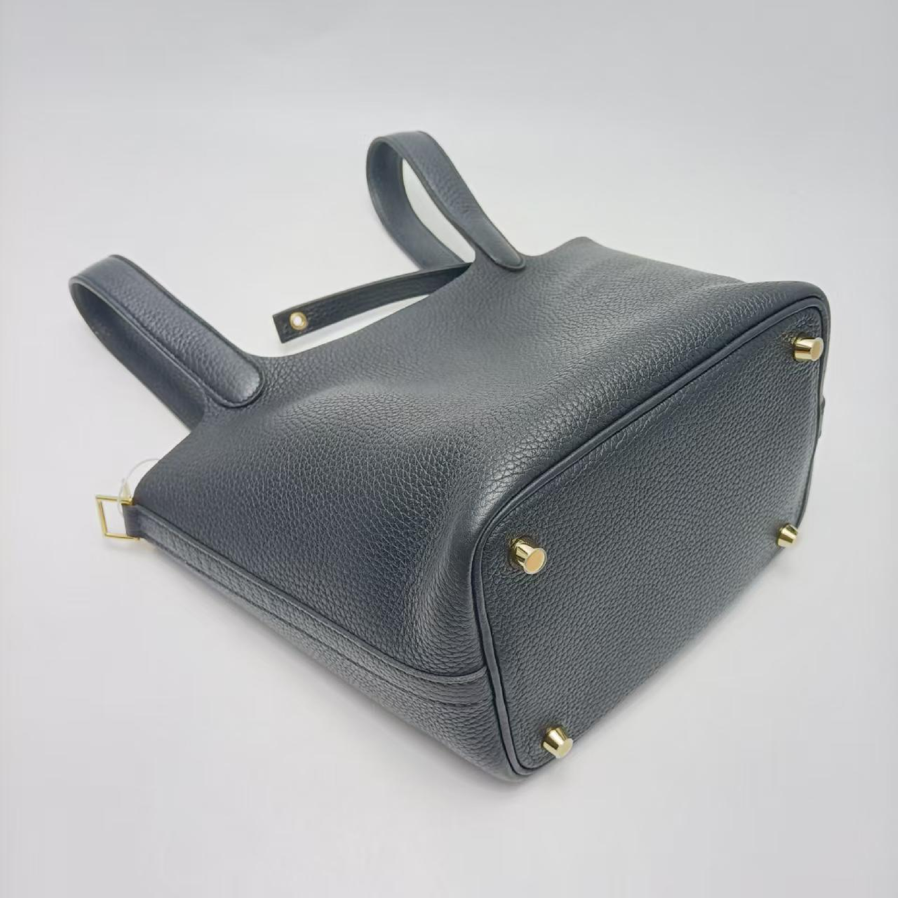 Picotan Cowhide Handbag Y-engraved Handbag — view 5