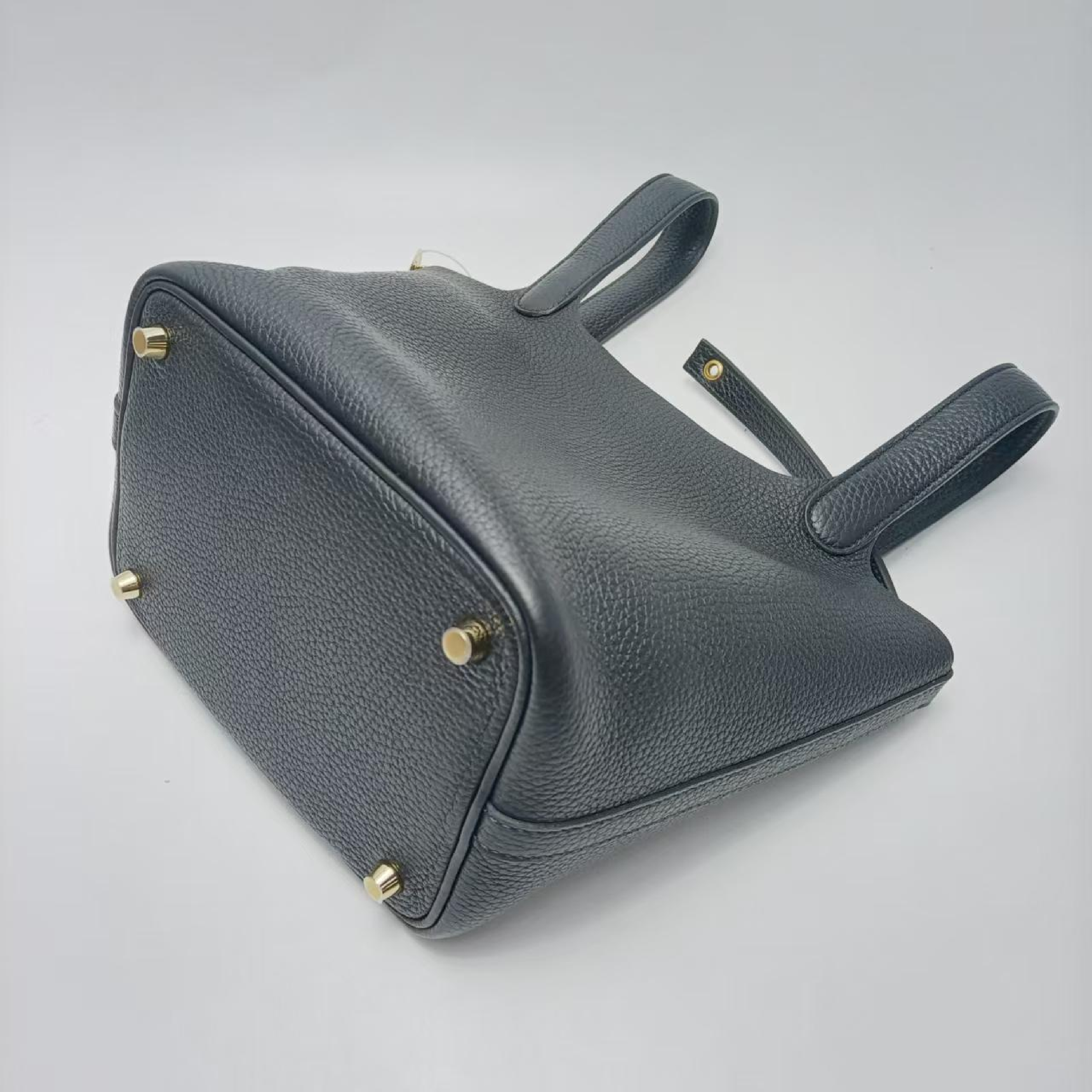 Picotan Cowhide Handbag Y-engraved Handbag — view 6