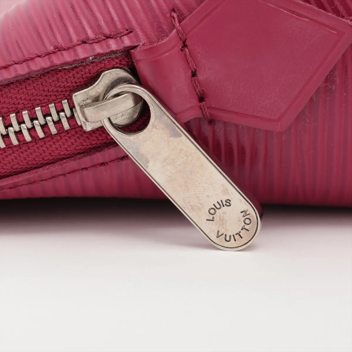 Epi Pochette Cosmetic M40641 CA1102 Fuchsia Pouch — view 6