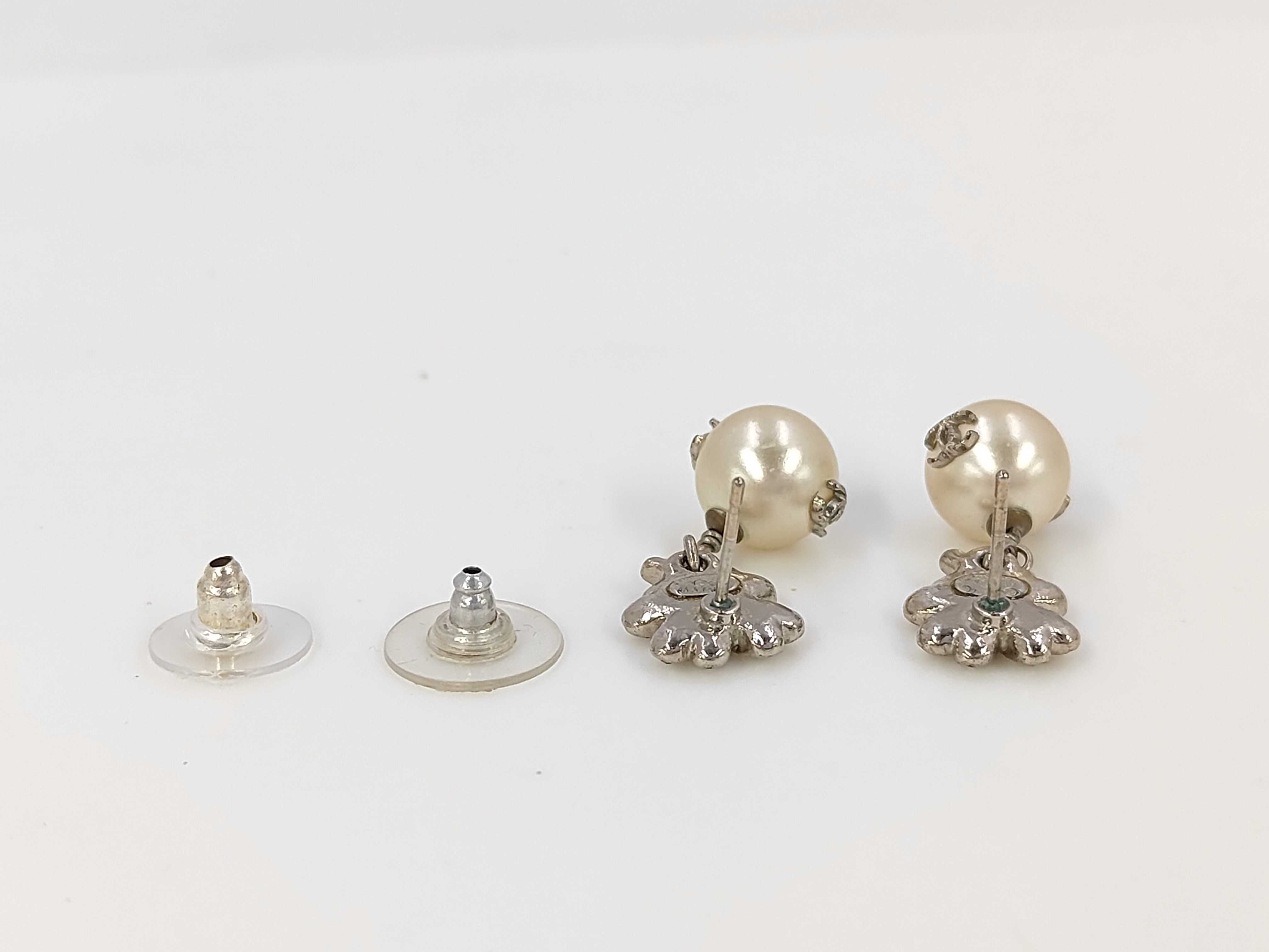 Clover Pearl Earrings — view 3