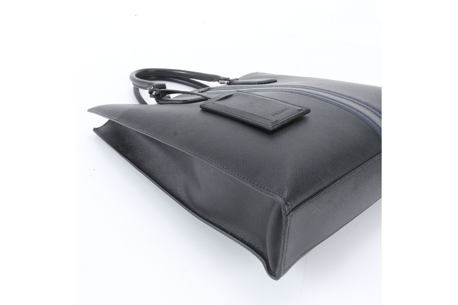 Includes guarantee card Saffiano leather tote bag 2VG083 — view 4