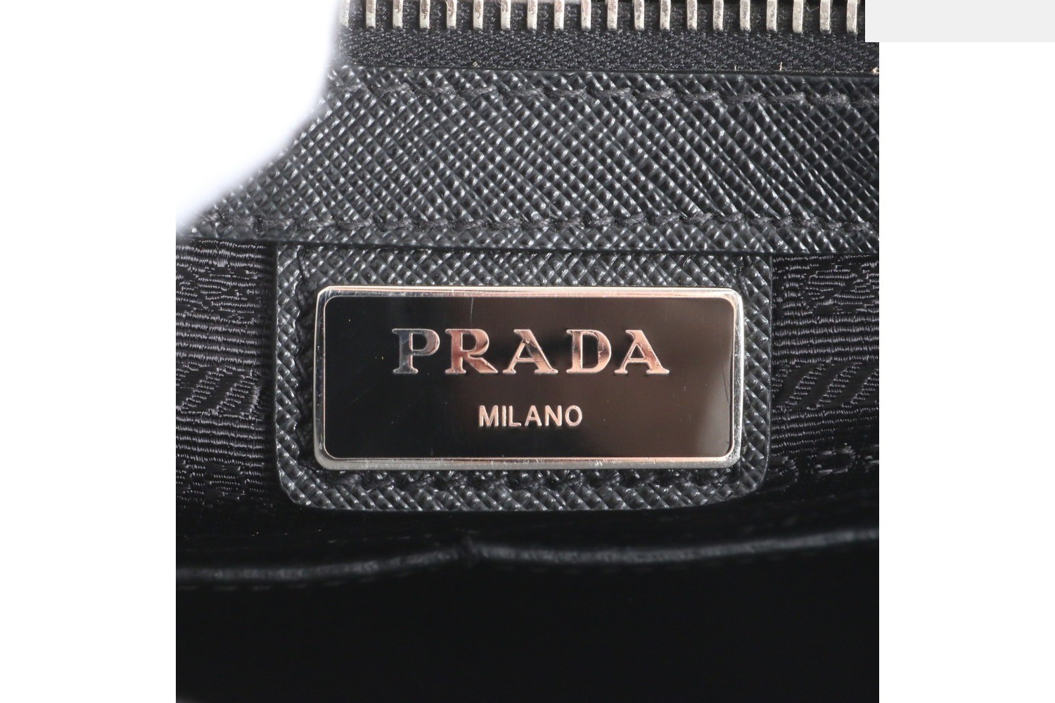 Includes guarantee card Saffiano leather tote bag 2VG083 — view 6