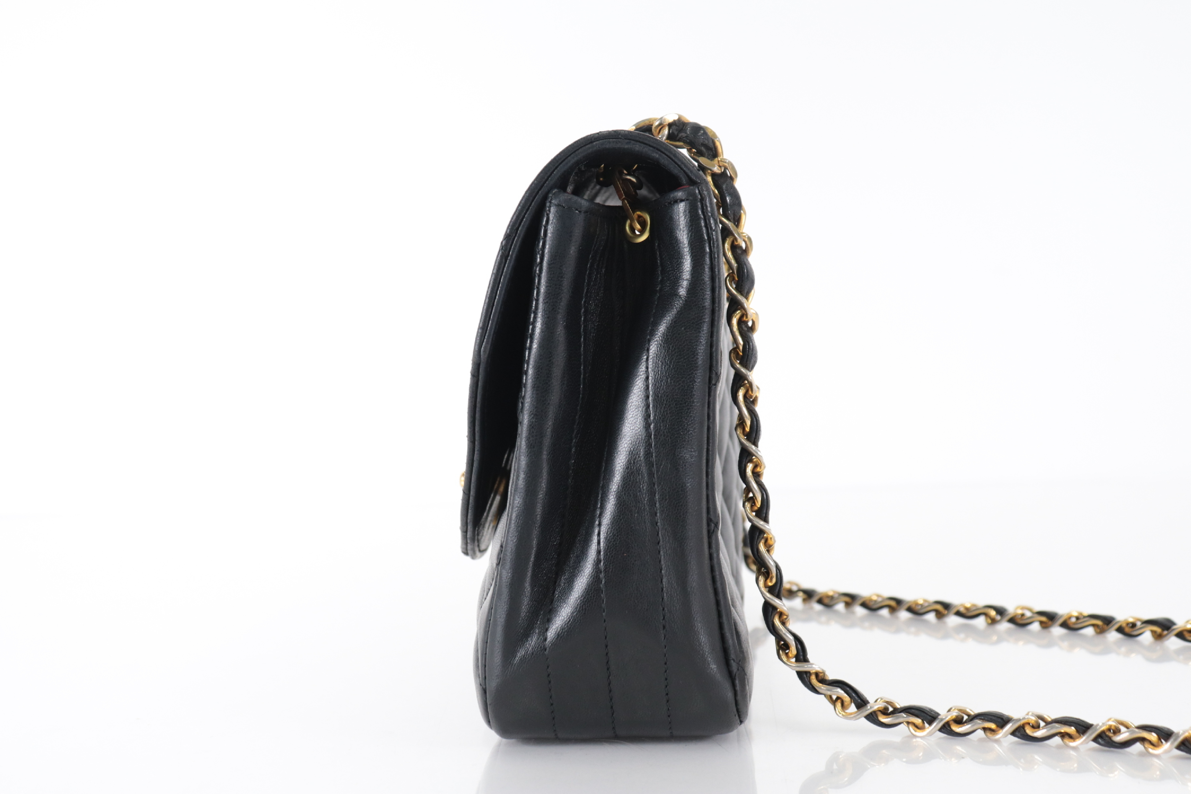 Round Flap Lambskin Chain Shoulder Bag (Serial Number 0) — view 4