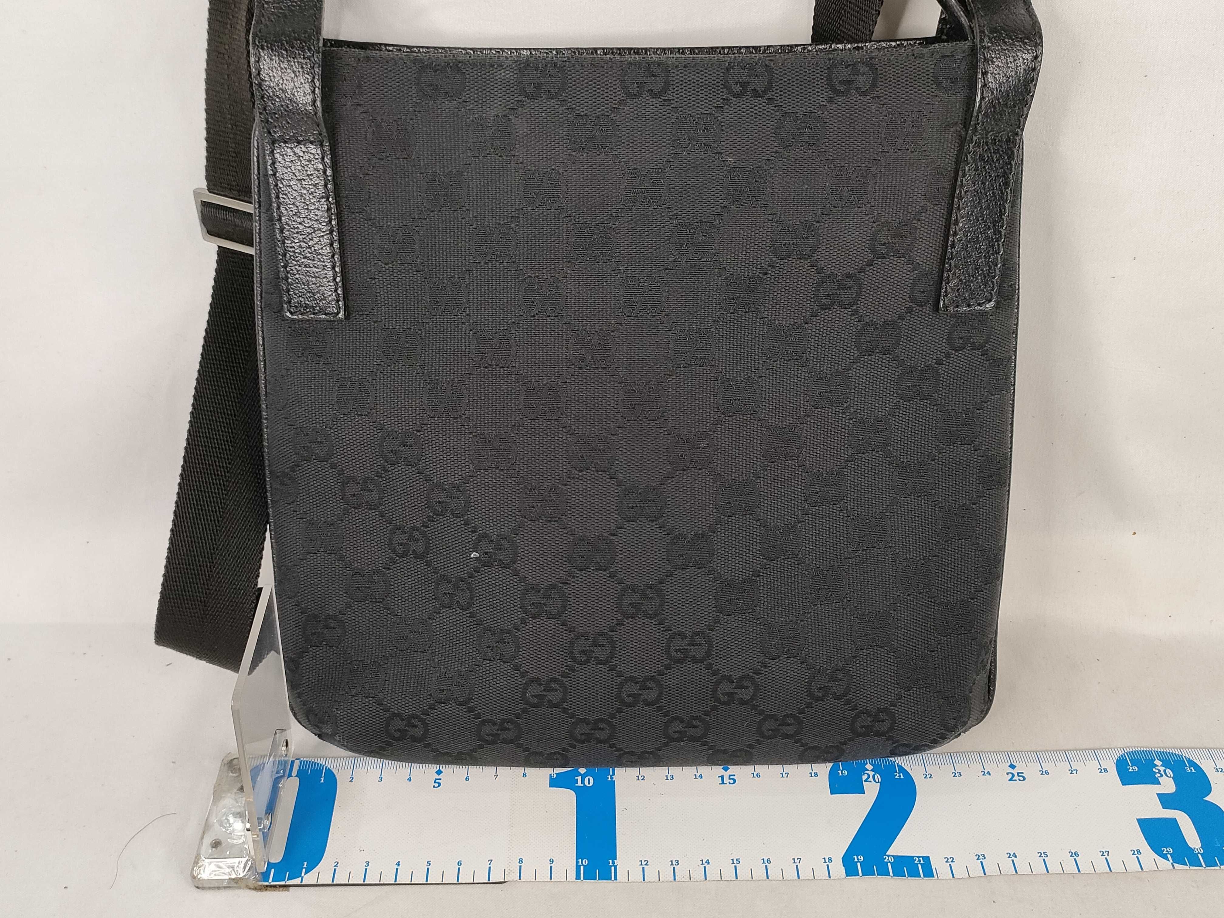 GG Canvas Shoulder Bag — view 2