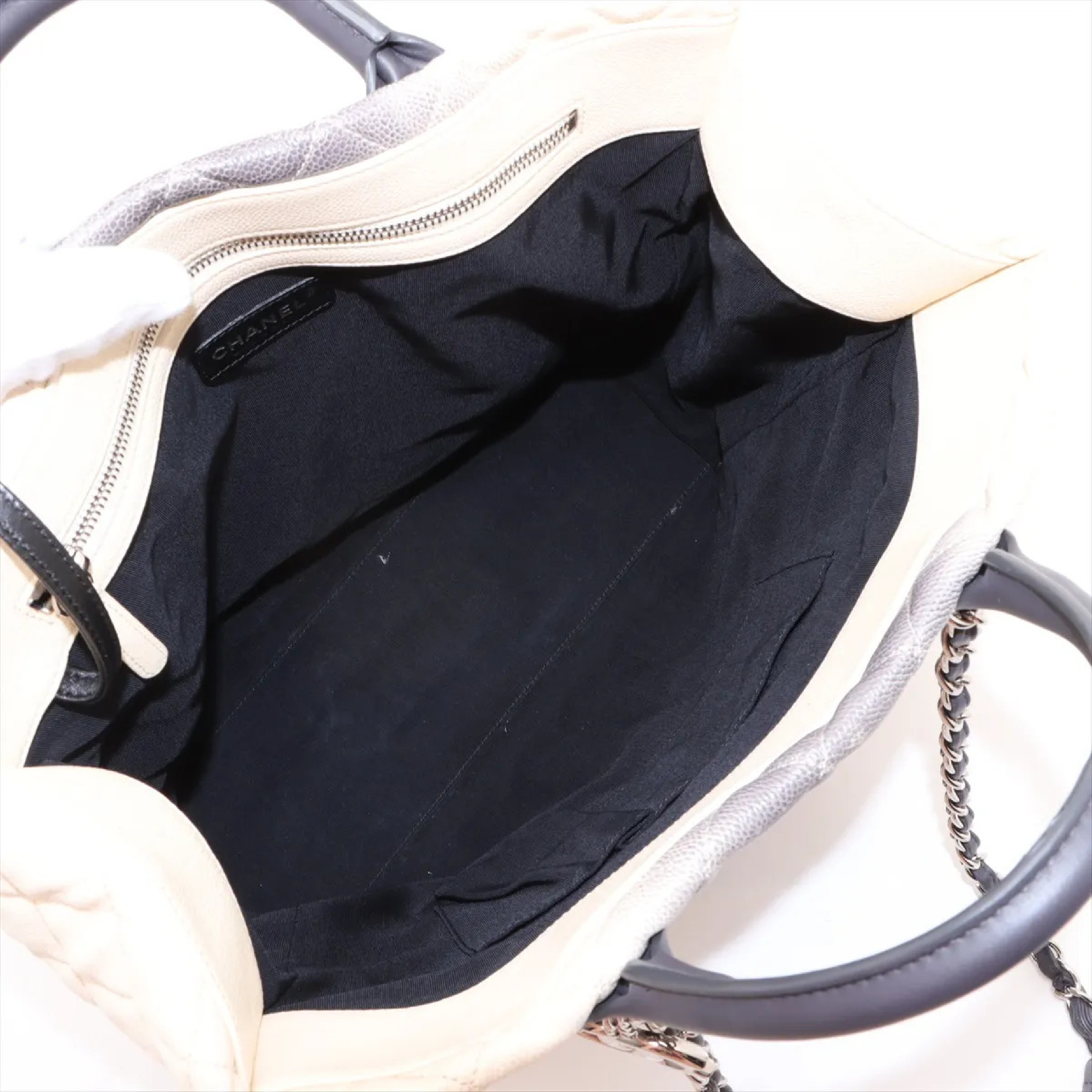 Matelassé Caviar Skin 2-Way Tote Bag 17779208 (Serial Number 17) — view 7