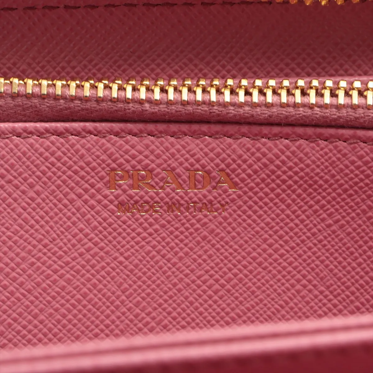 Saffiano Metal 1ML506 Leather Round Zip Wallet Pink — view 11