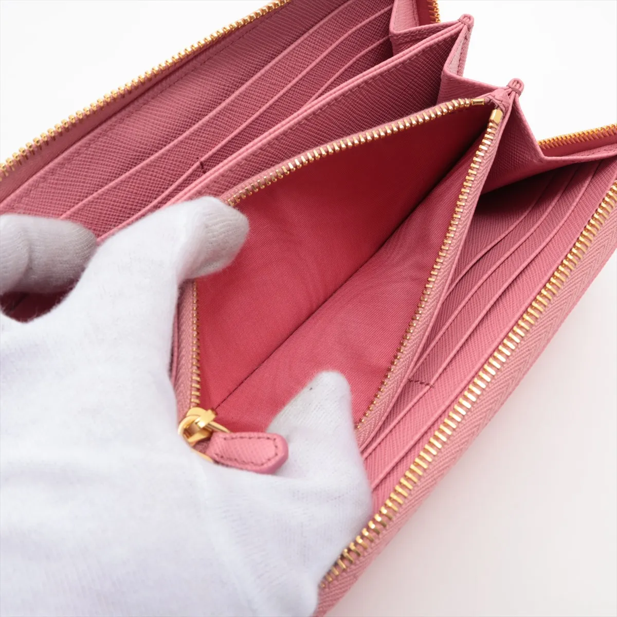 Saffiano Metal 1ML506 Leather Round Zip Wallet Pink — view 10