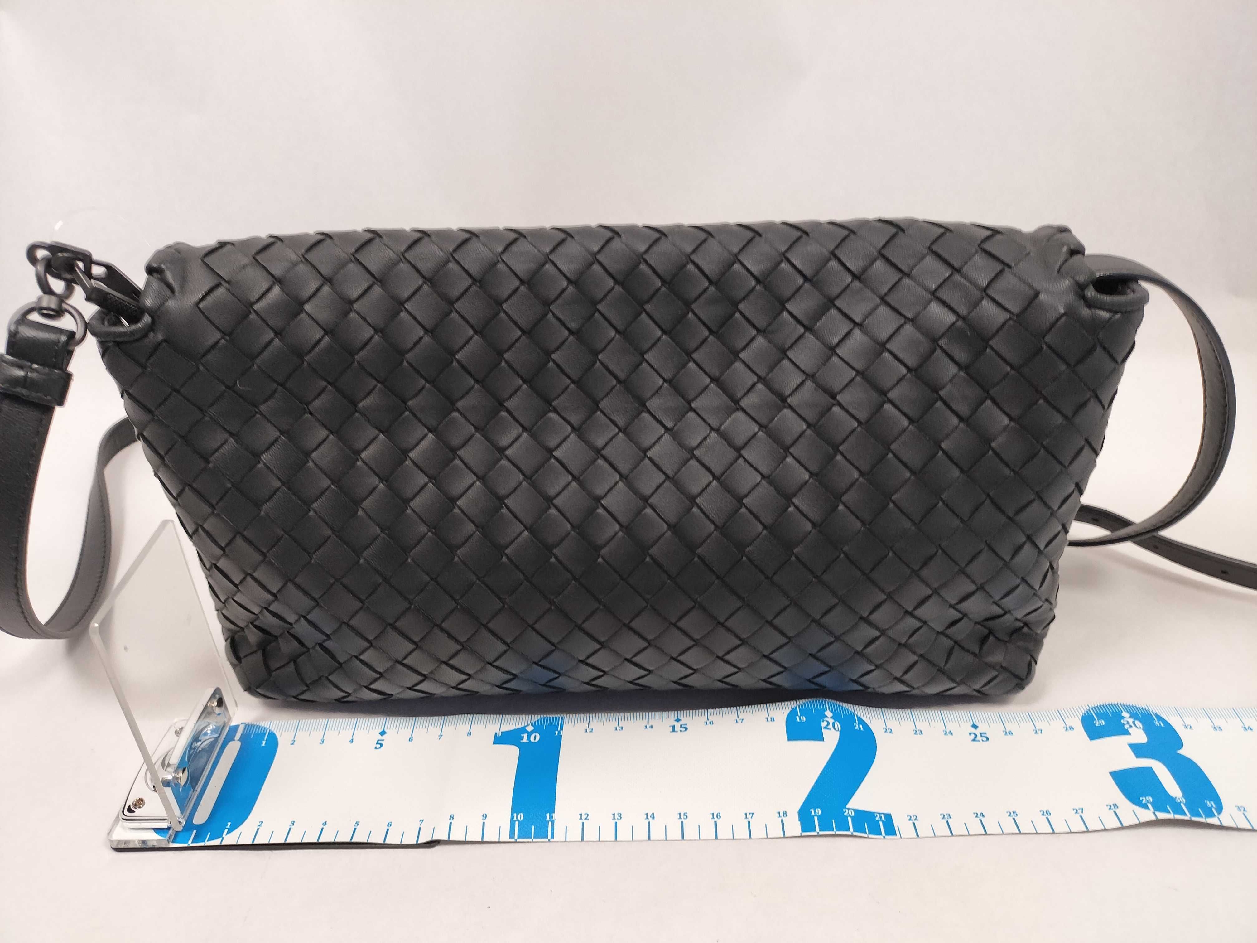 Intrecciato Bottega Veneta Intrecciato Shoulder Bag — view 2
