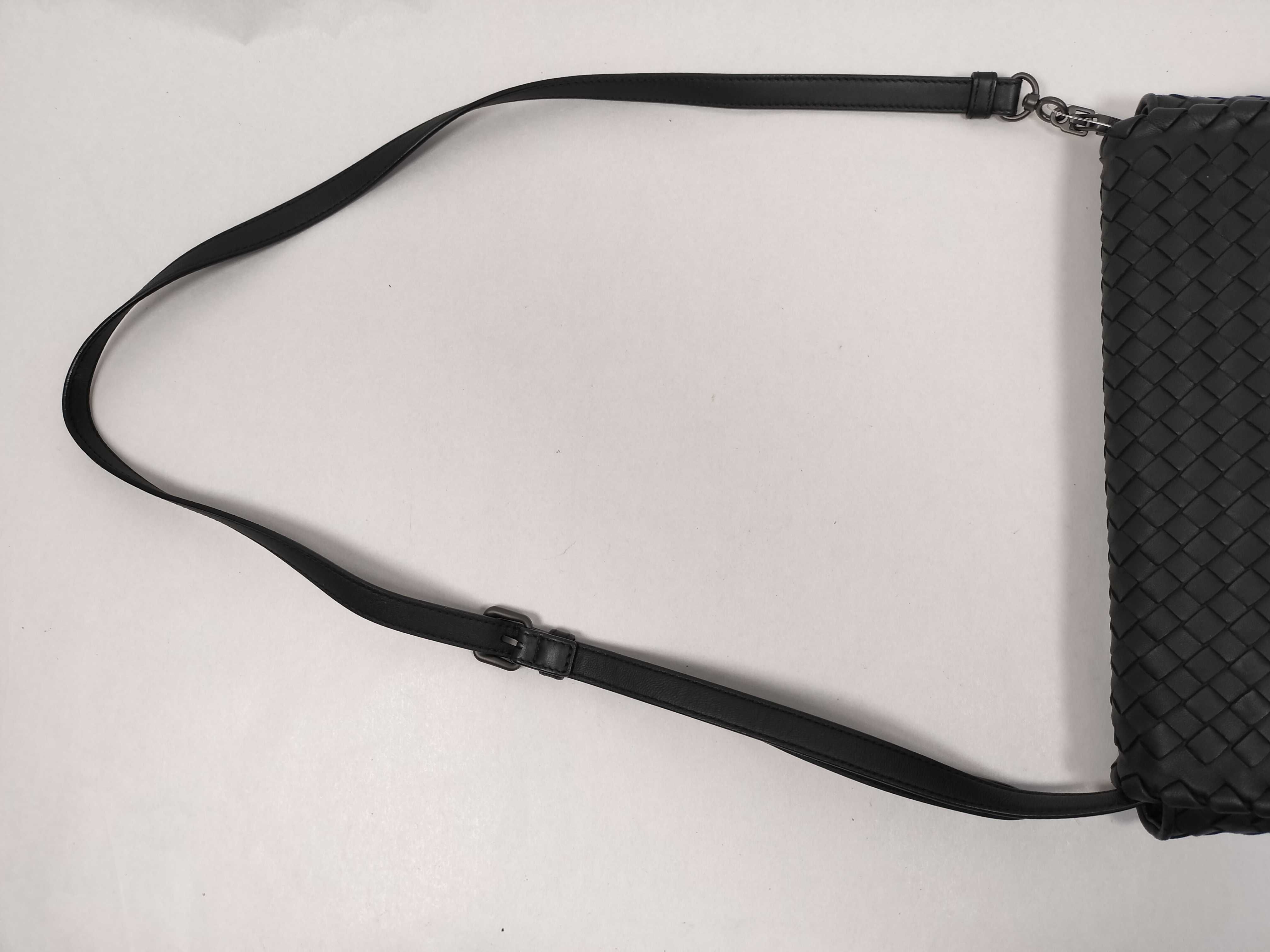 Intrecciato Bottega Veneta Intrecciato Shoulder Bag — view 3