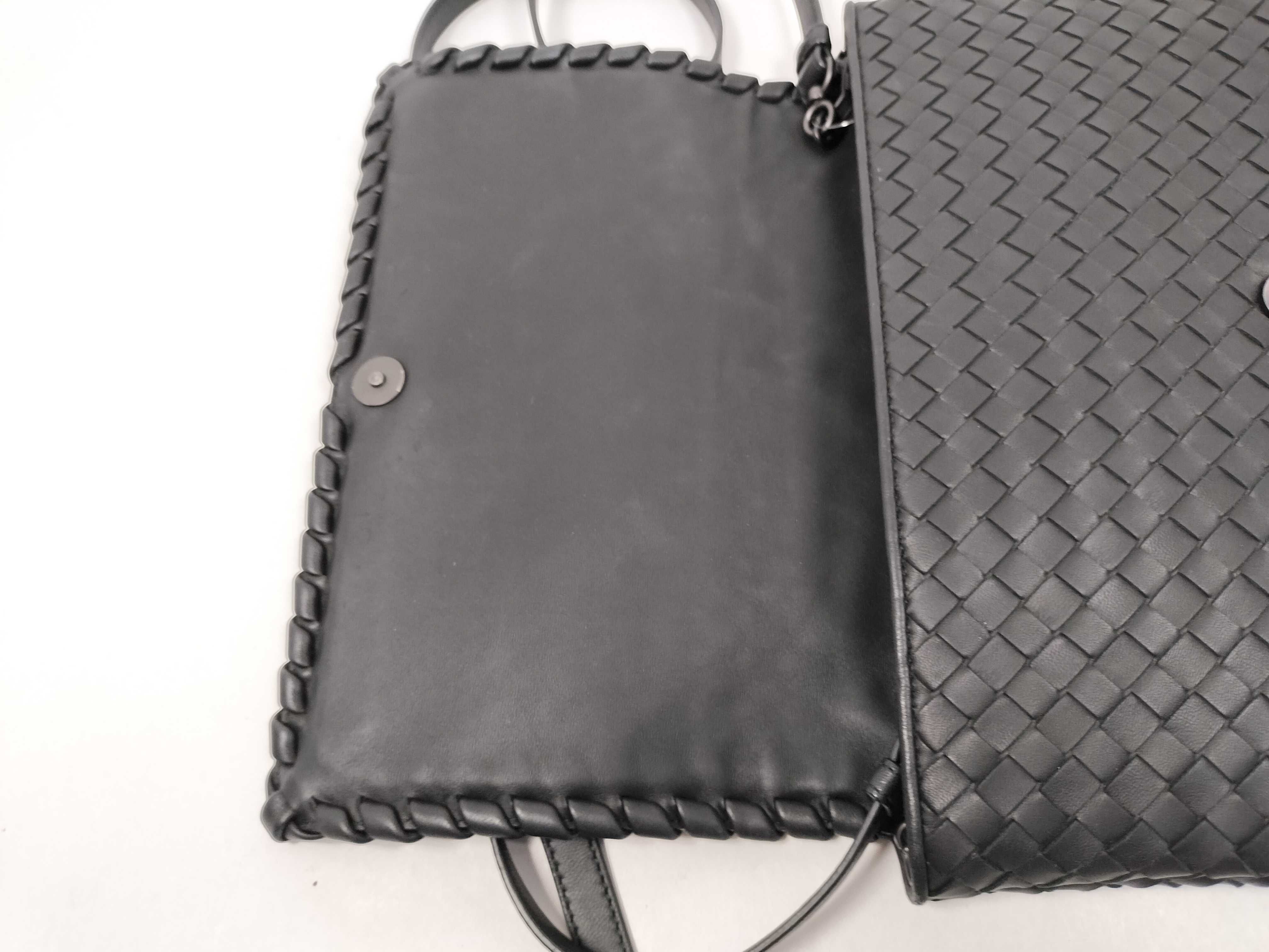 Intrecciato Bottega Veneta Intrecciato Shoulder Bag — view 8