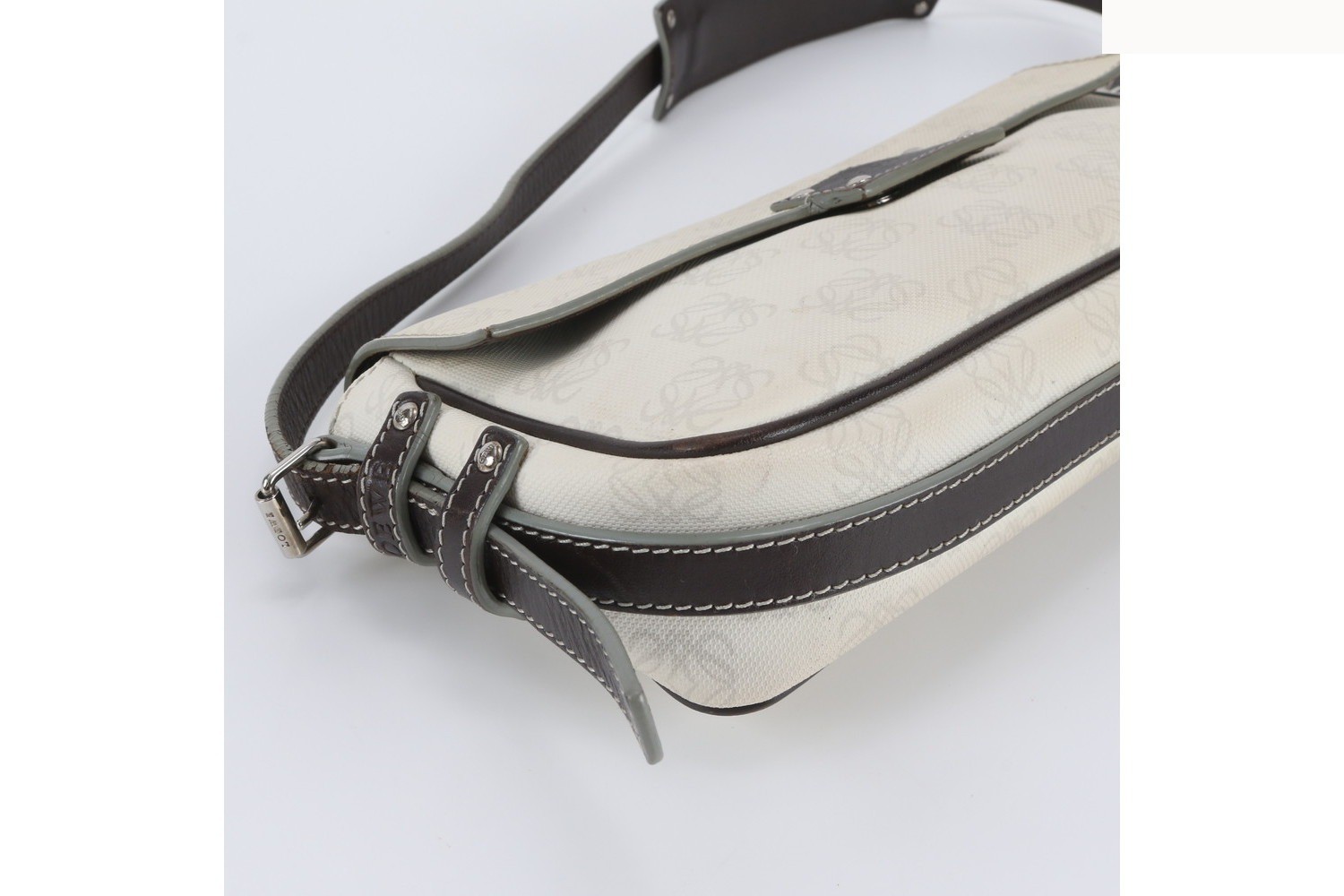 Anagram Repeat Leather Shoulder Bag — view 6