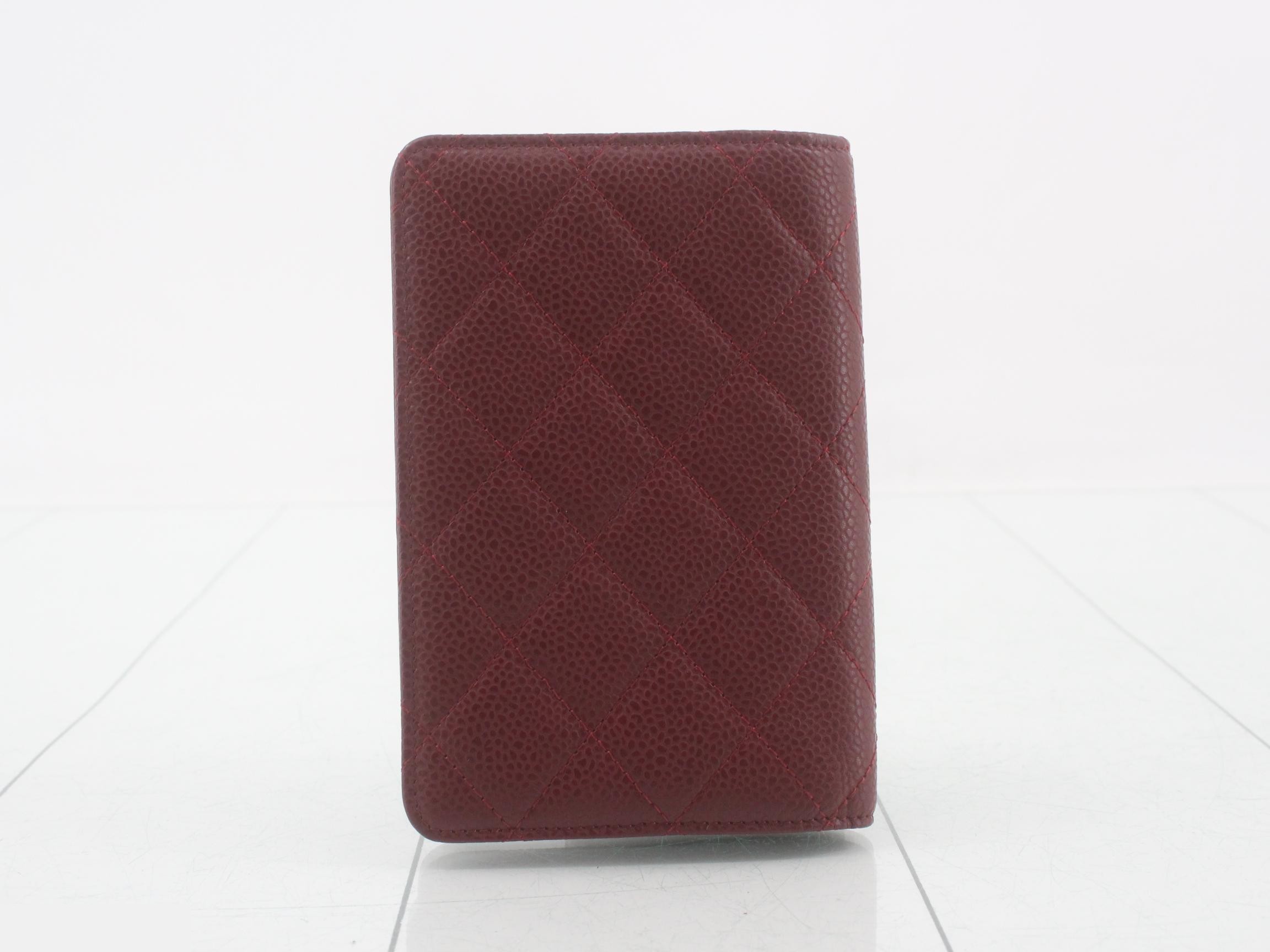 Matelassé notebook cover, caviar leather, Bordeaux, serial number 13. — view 2