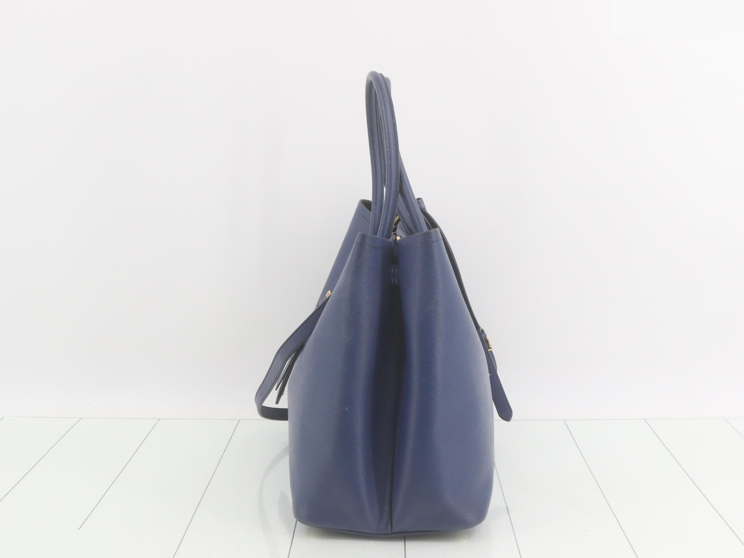 Saffiano Cuir Triangle Plate 2-Way Shoulder — view 3