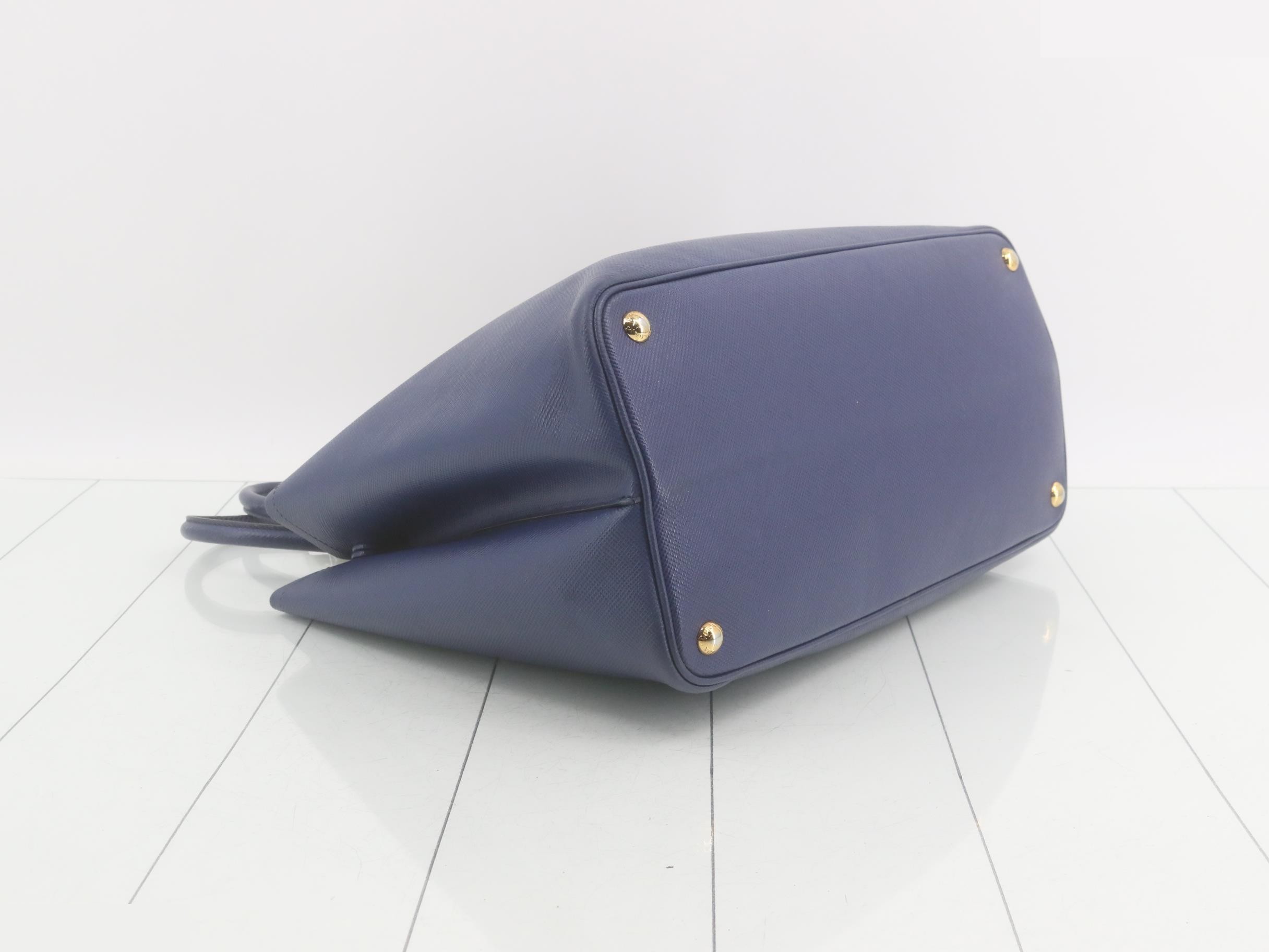Saffiano Cuir Triangle Plate 2-Way Shoulder — view 5