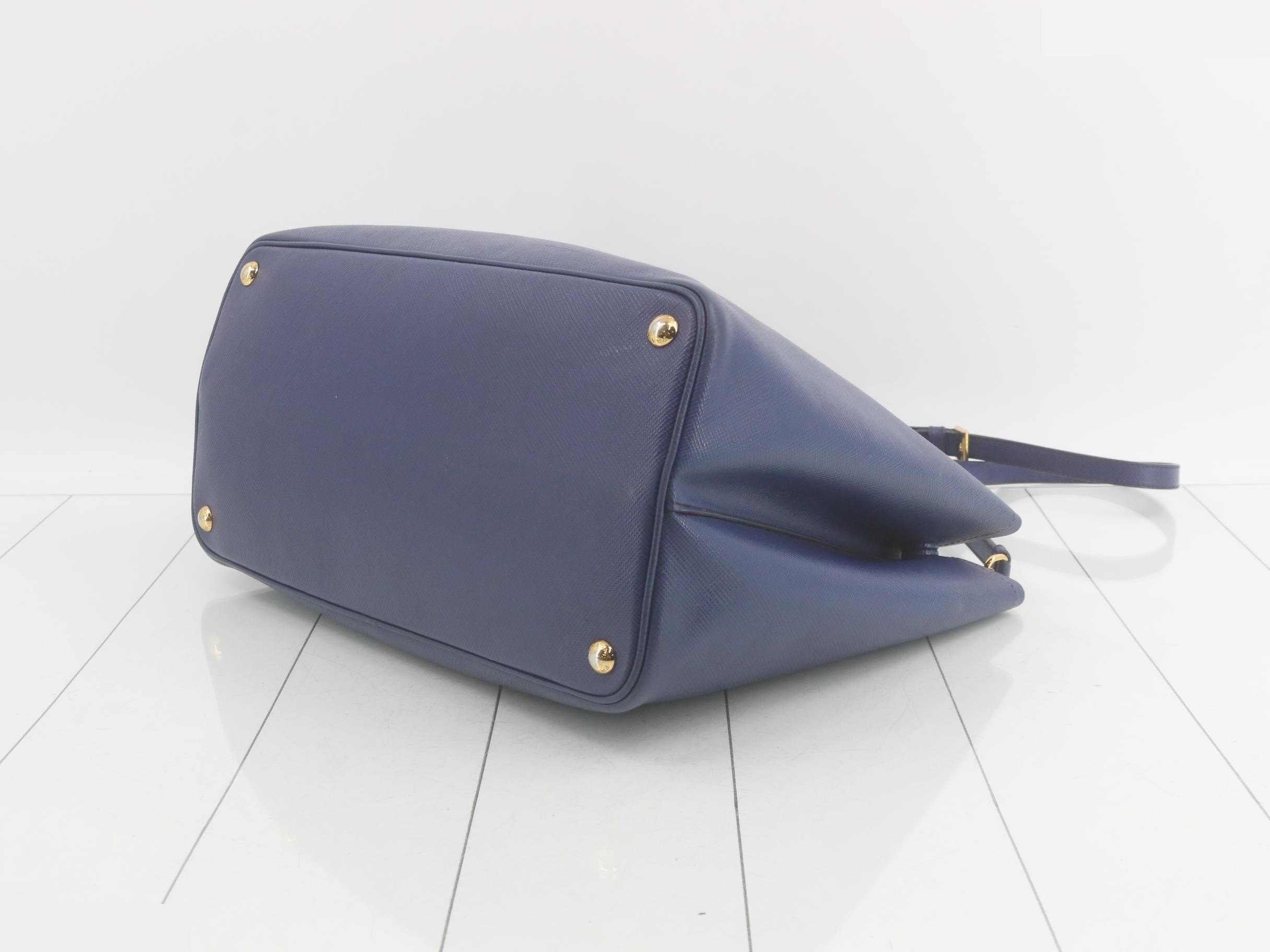 Saffiano Cuir Triangle Plate 2-Way Shoulder — view 6