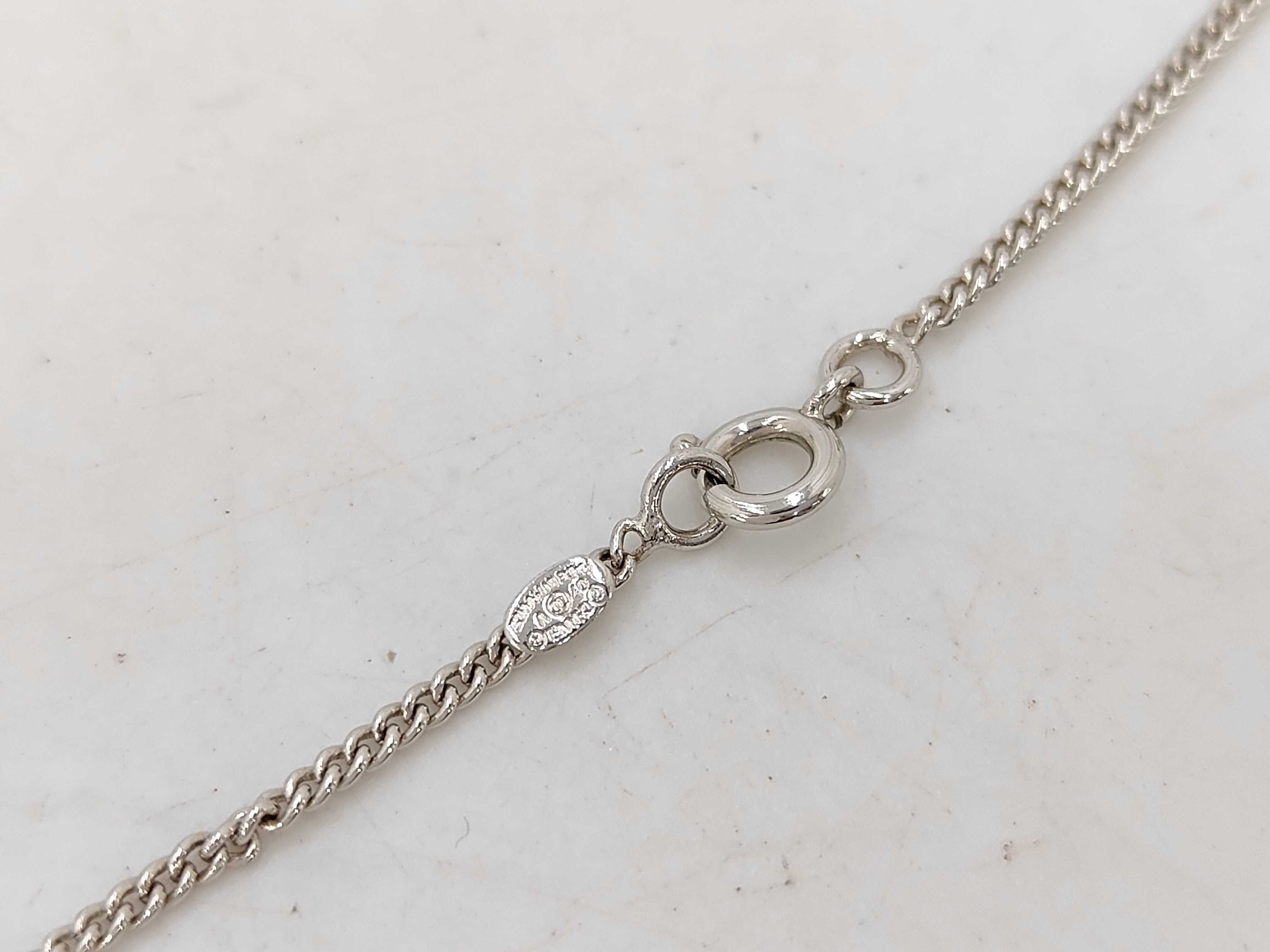 07V Accessories: Box, Necklace — view 3