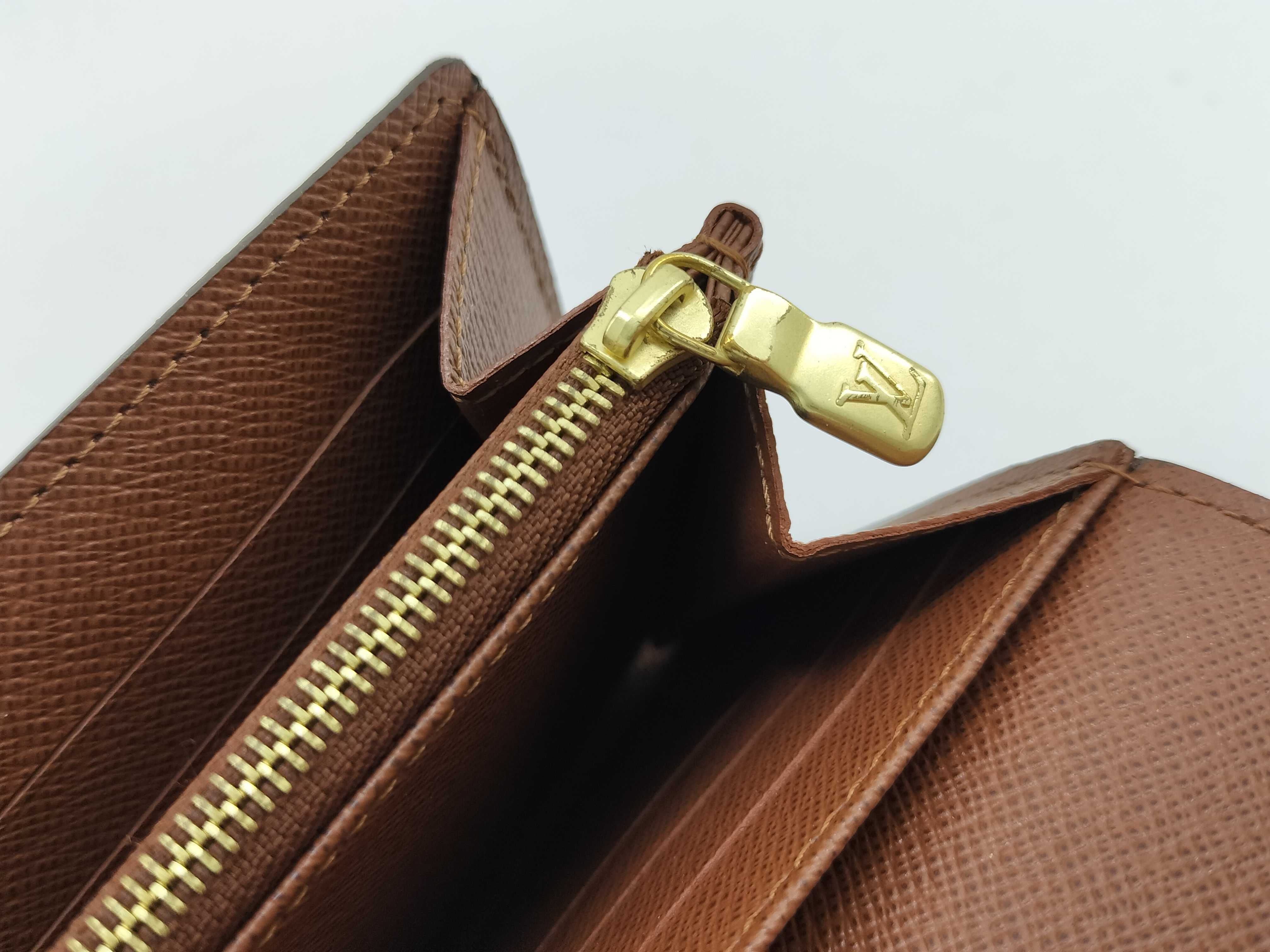 Monogram Portefeuille Sarah Wallet — view 10