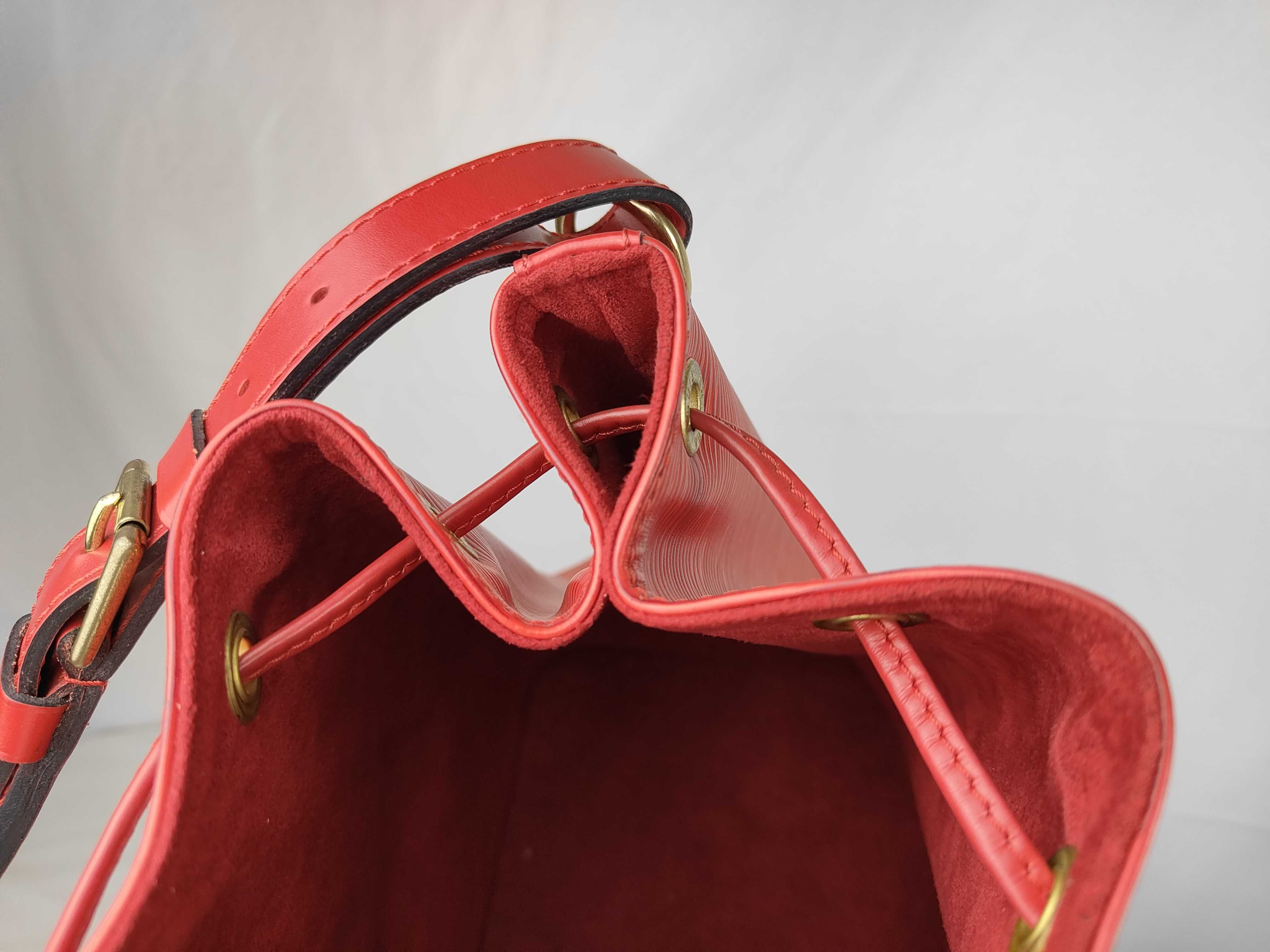 Epi Petit Noé Handbag — view 12