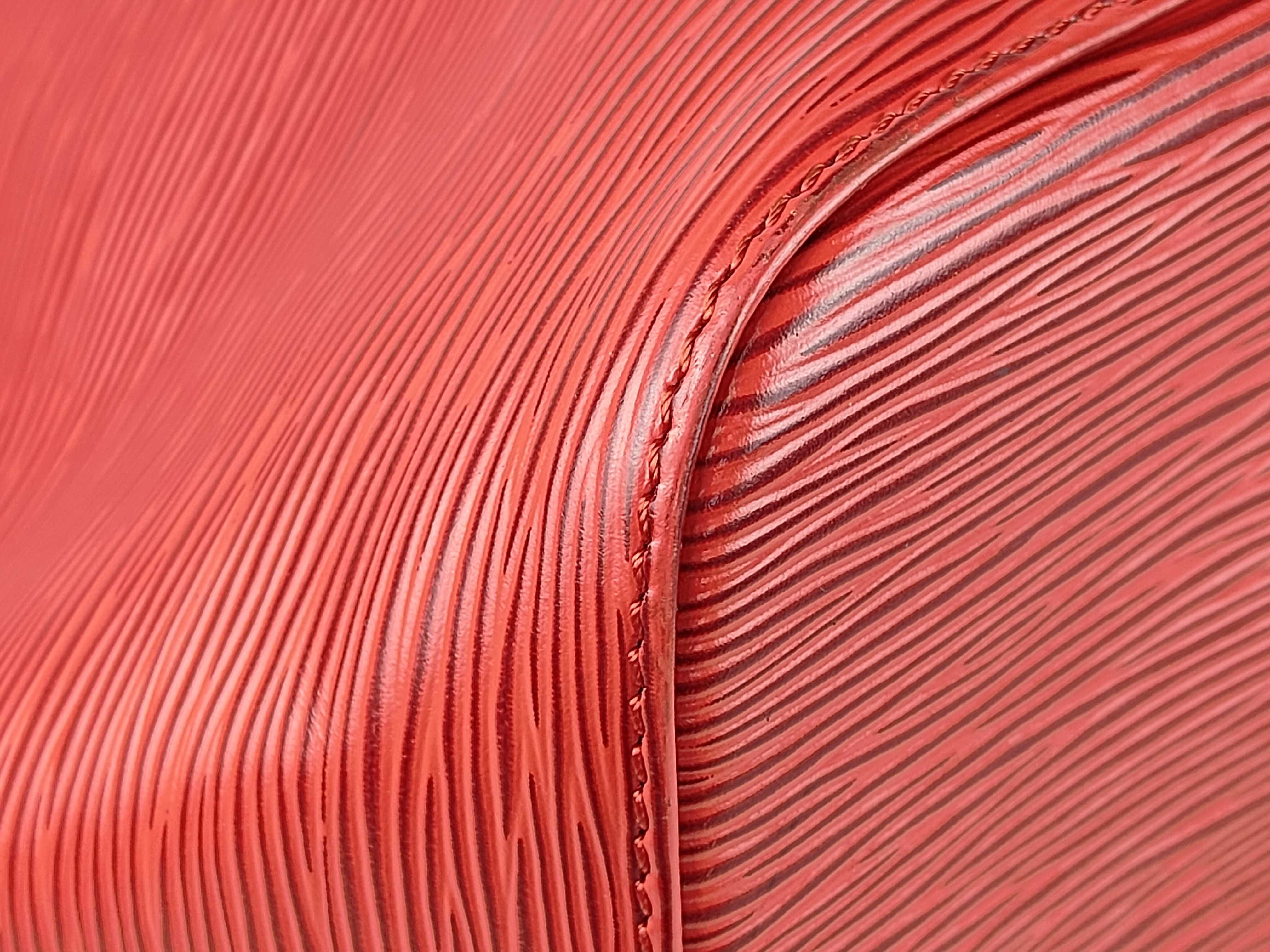 Epi Petit Noé Handbag — view 6