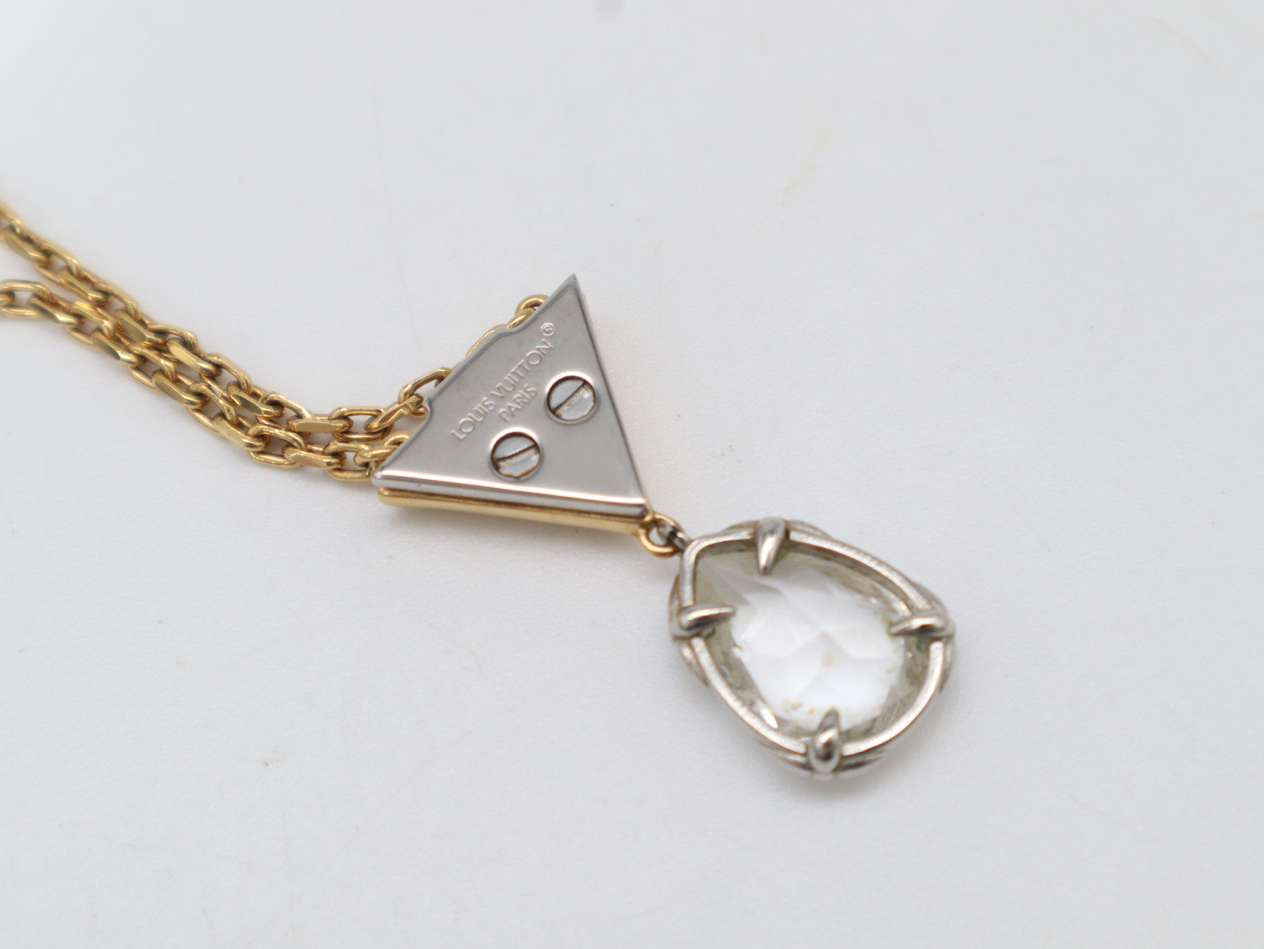M02268 Necklace V for Vuitton Necklace — view 4