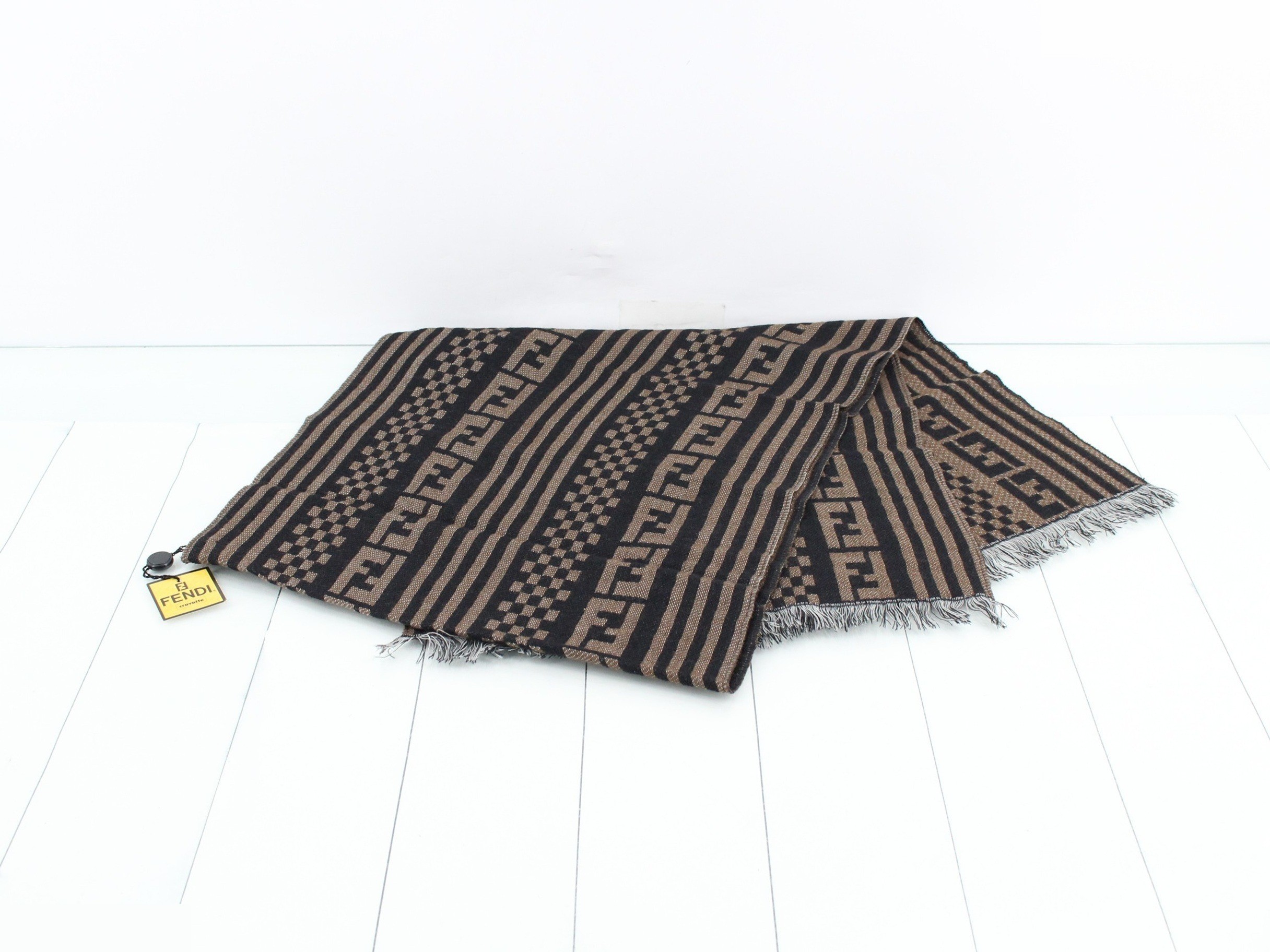 Scarf / Zucca / FF logo — view 3