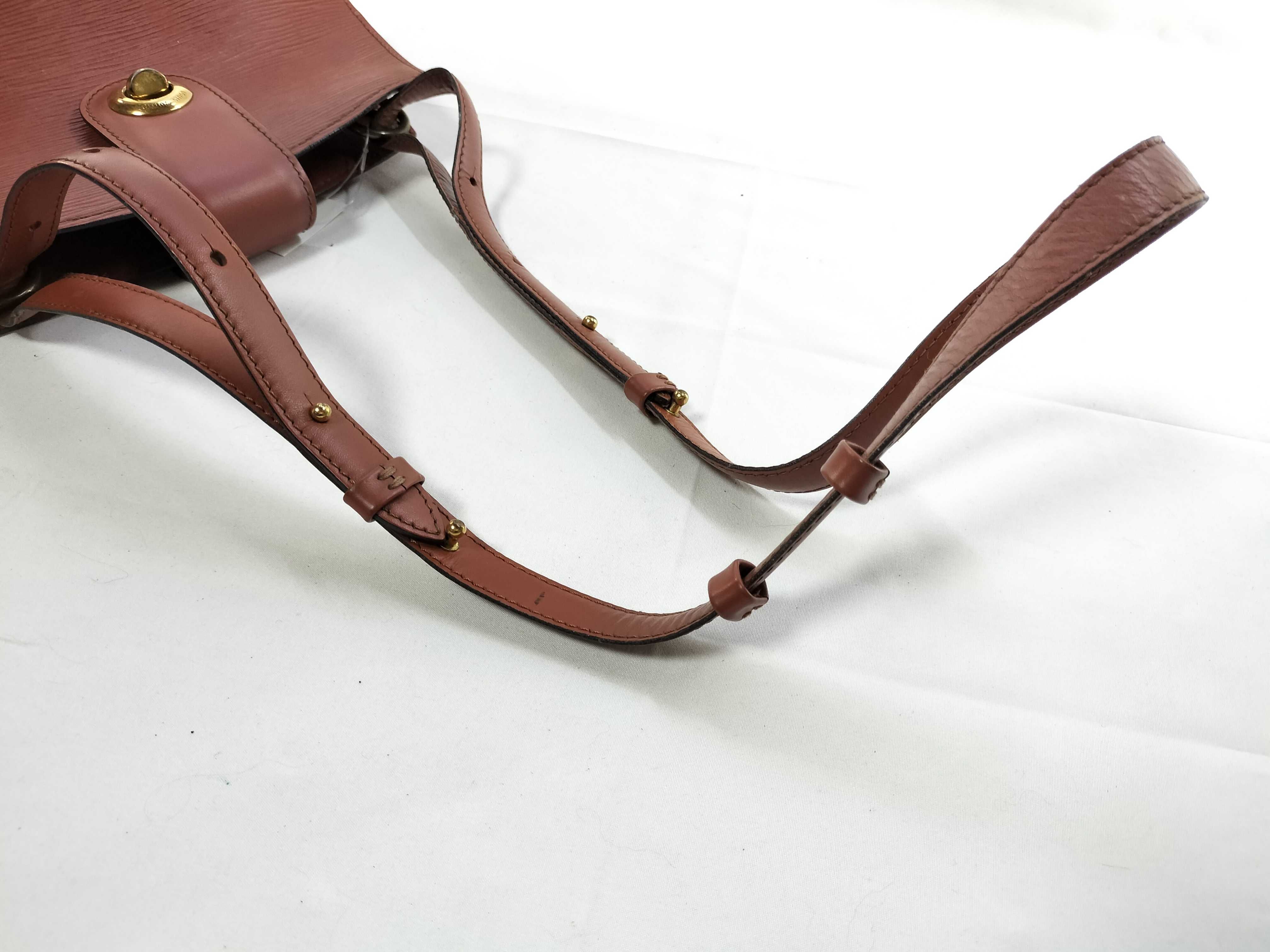 Epi M52253 Epi Cluny Shoulder Bag — view 3