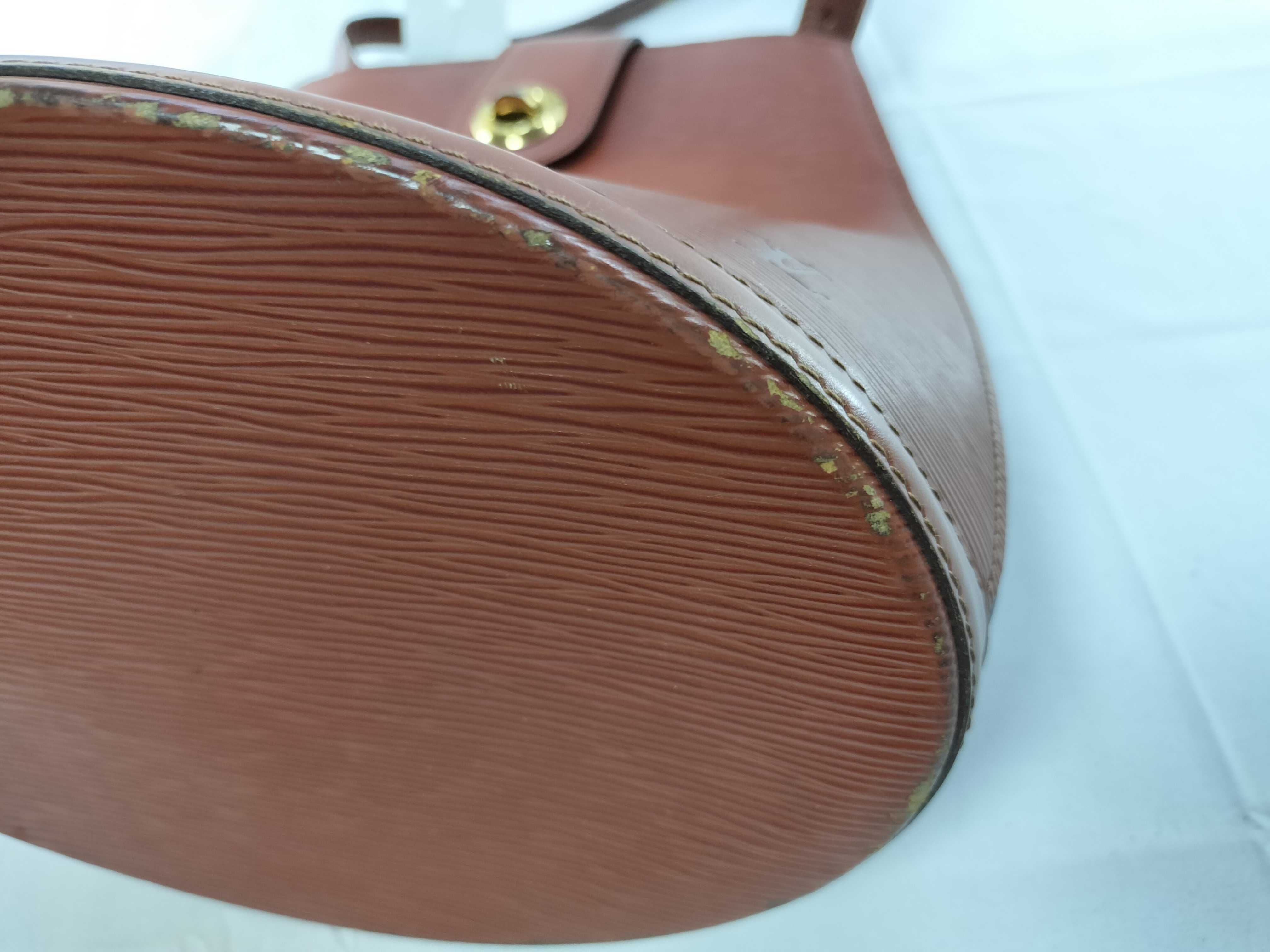 Epi M52253 Epi Cluny Shoulder Bag — view 6