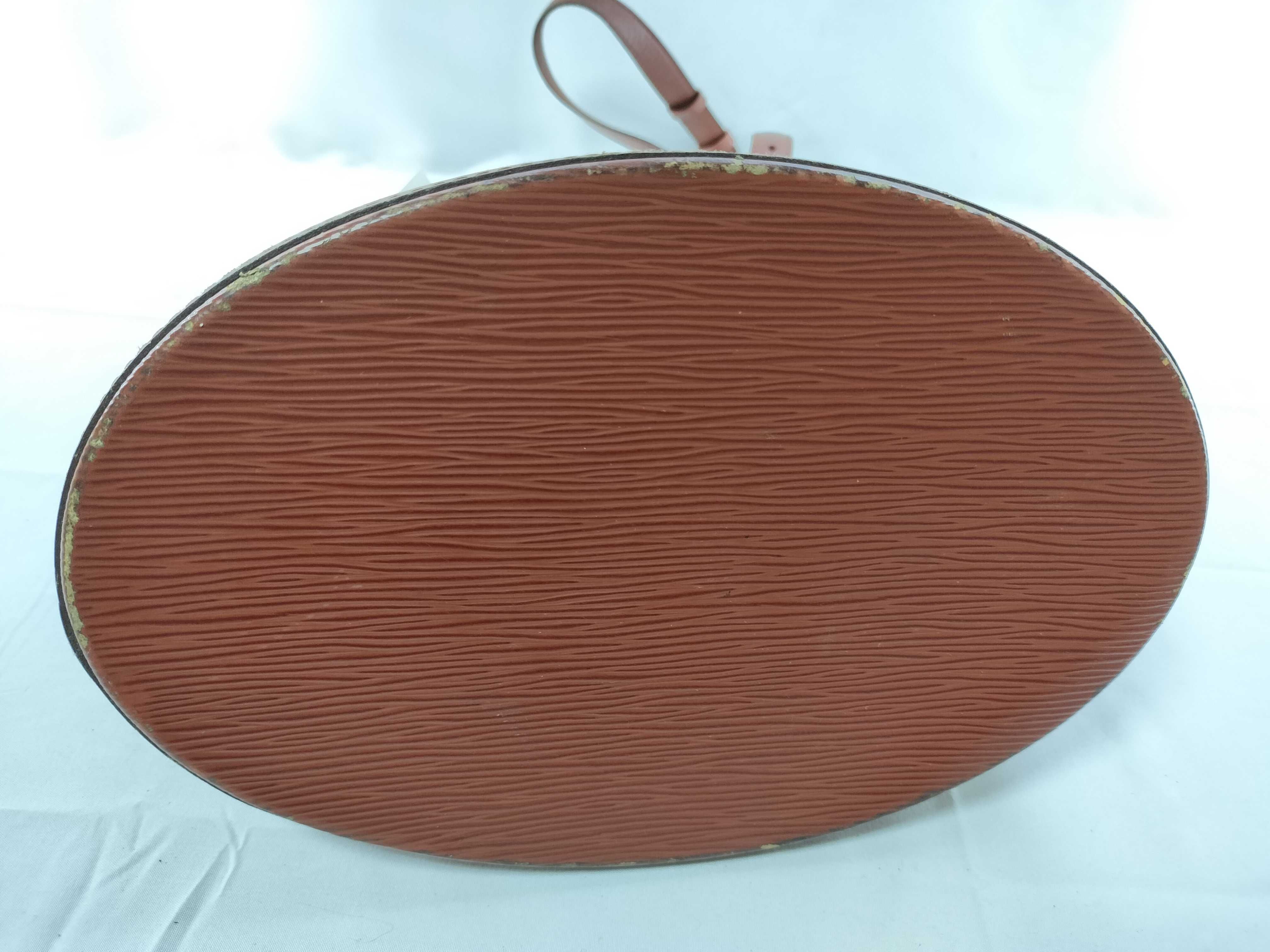 Epi M52253 Epi Cluny Shoulder Bag — view 7