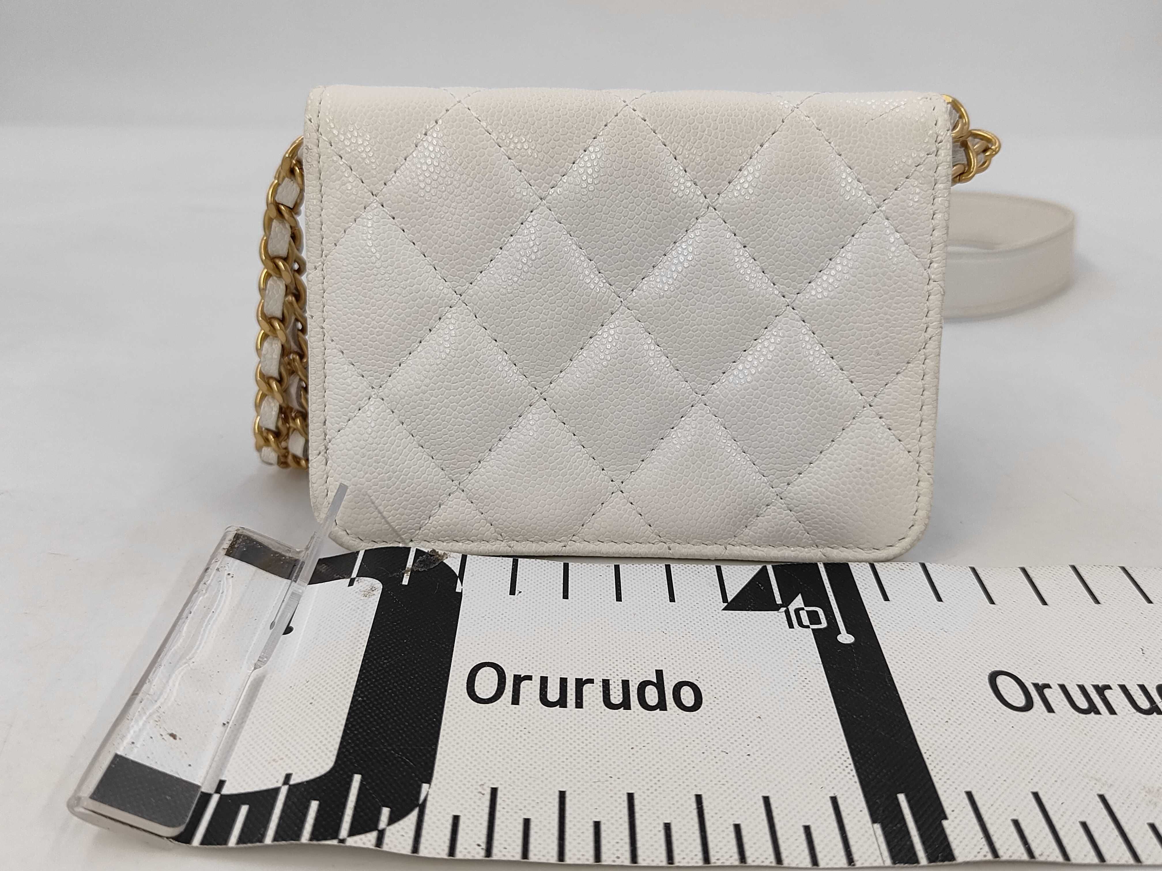 Matelassé 12 Coin Chain Shoulder Bag — view 2