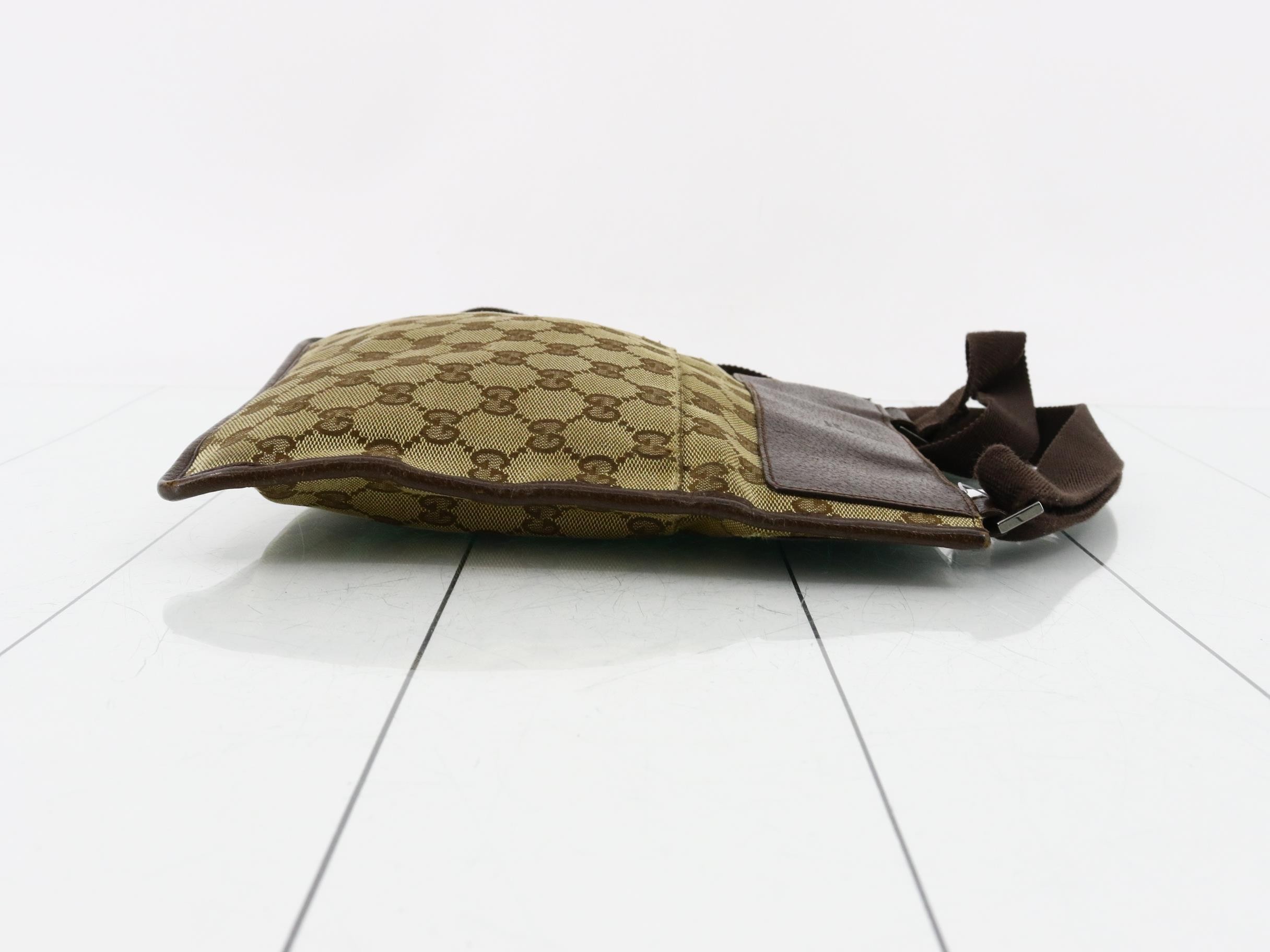 GG Canvas Shoulder Bag — view 3