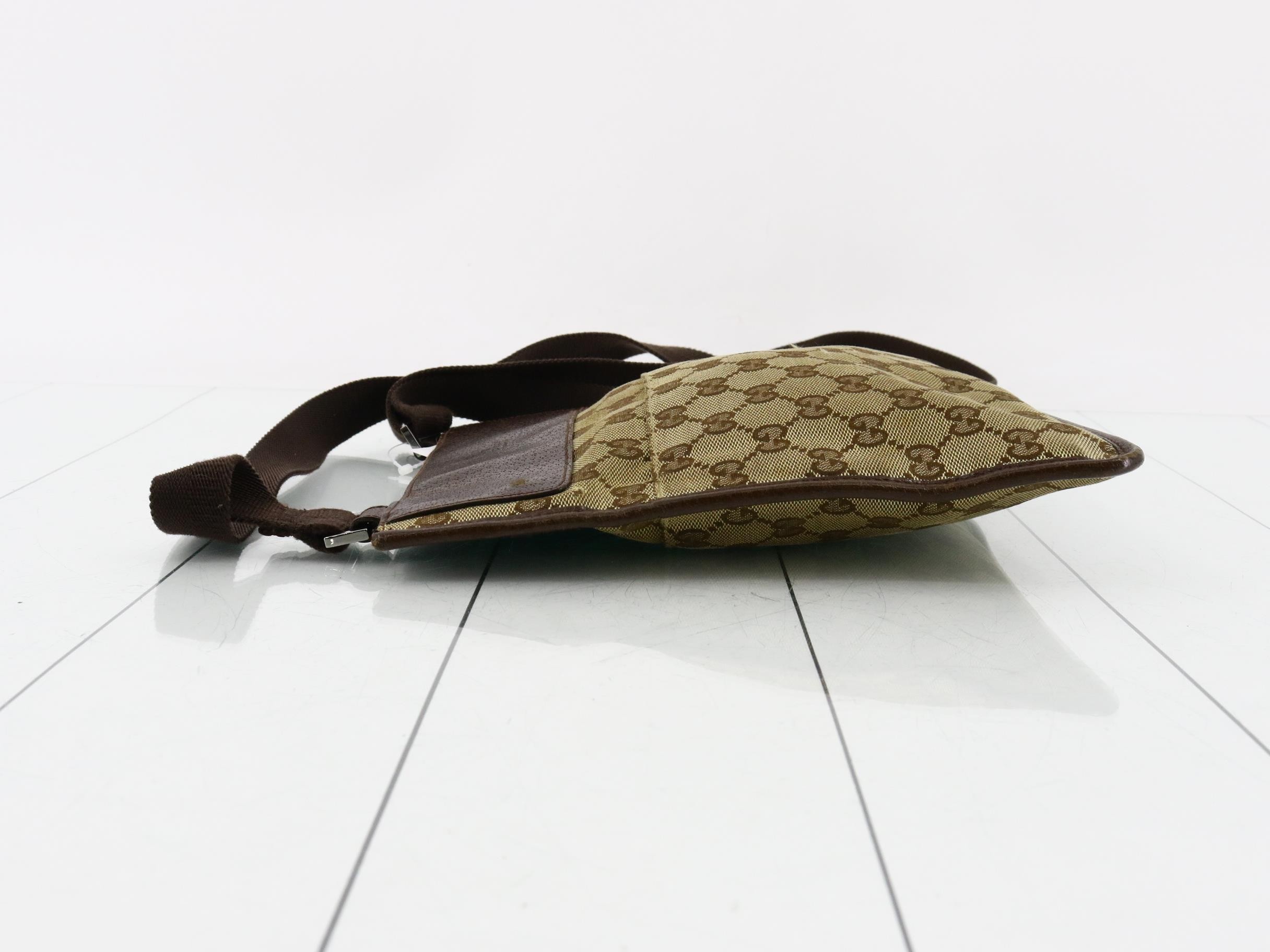 GG Canvas Shoulder Bag — view 4