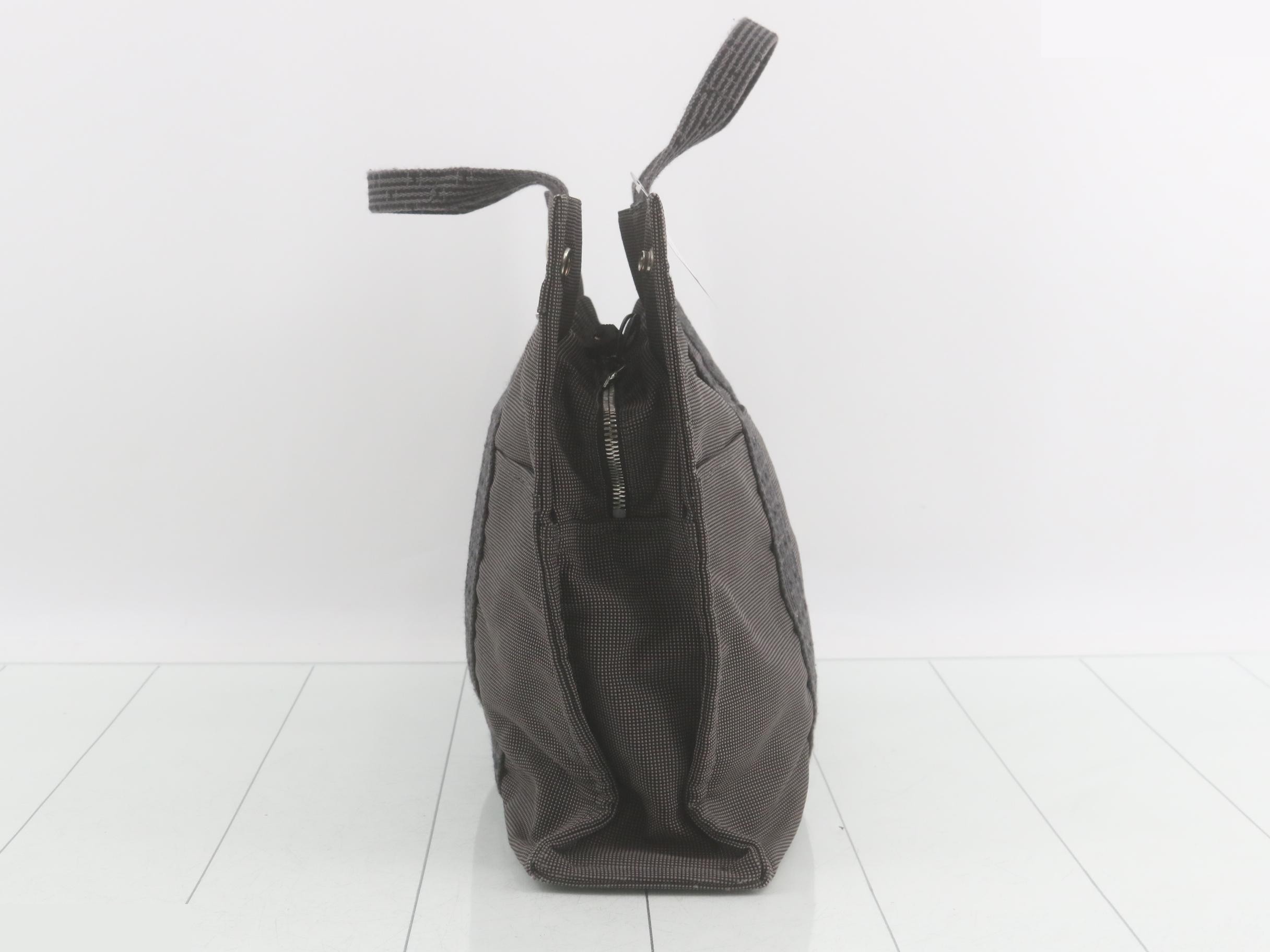 Aile Line MM Tote Bag — view 4