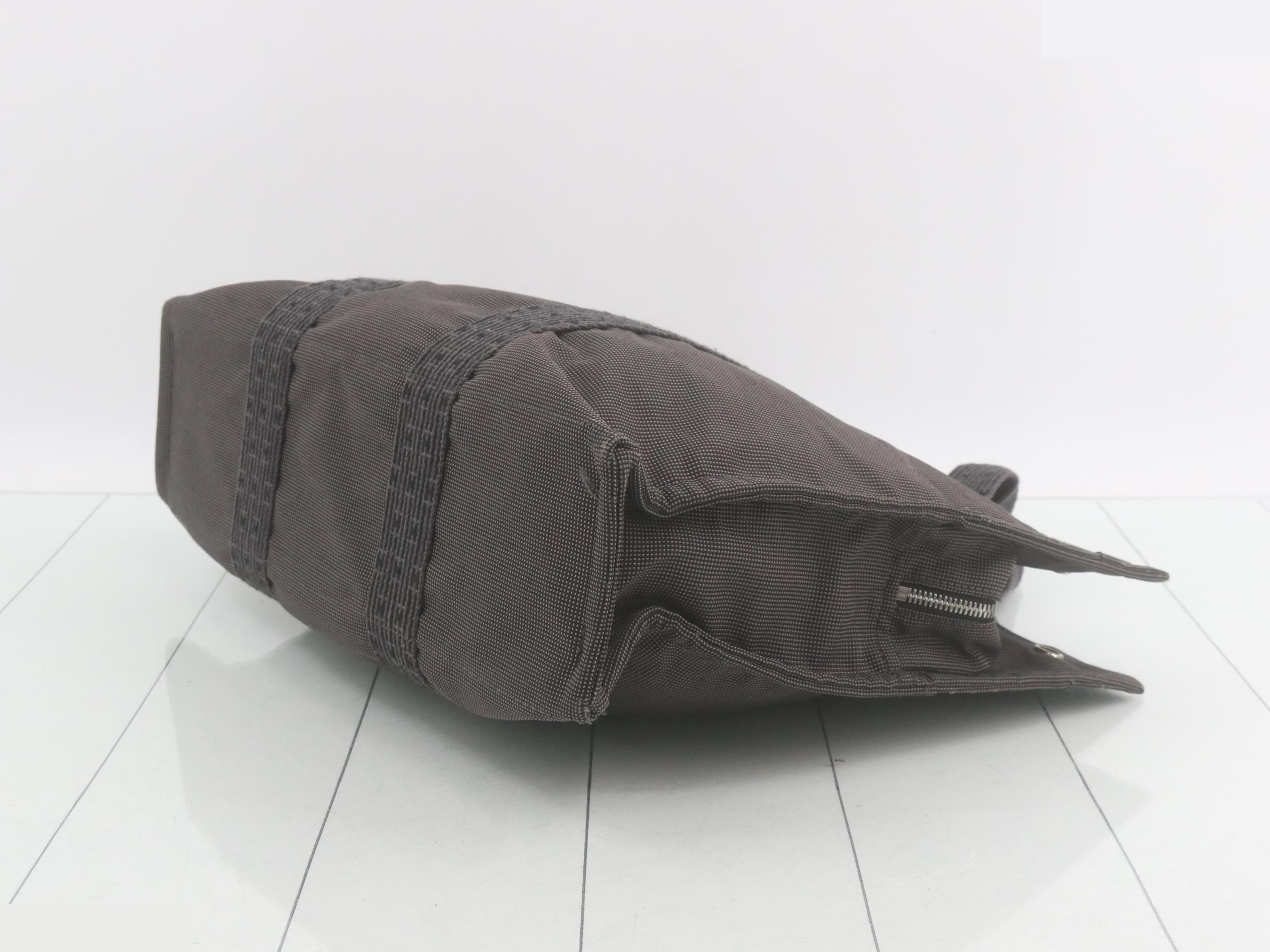 Aile Line MM Tote Bag — view 6