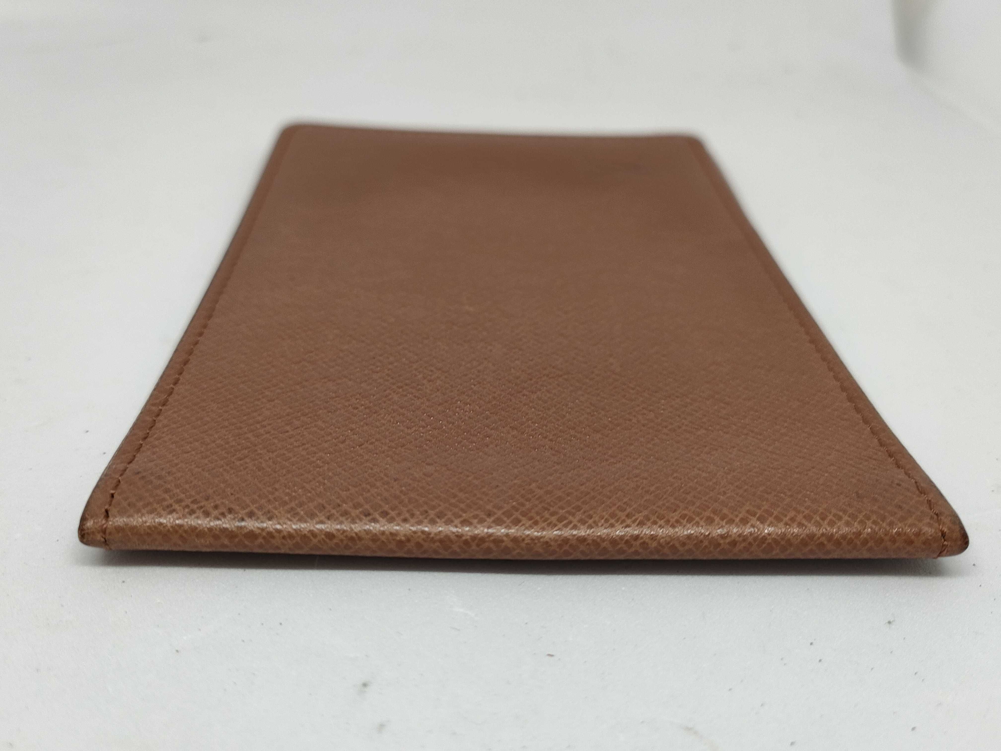 Epi Louis Vuitton Pass Case Card Case — view 3