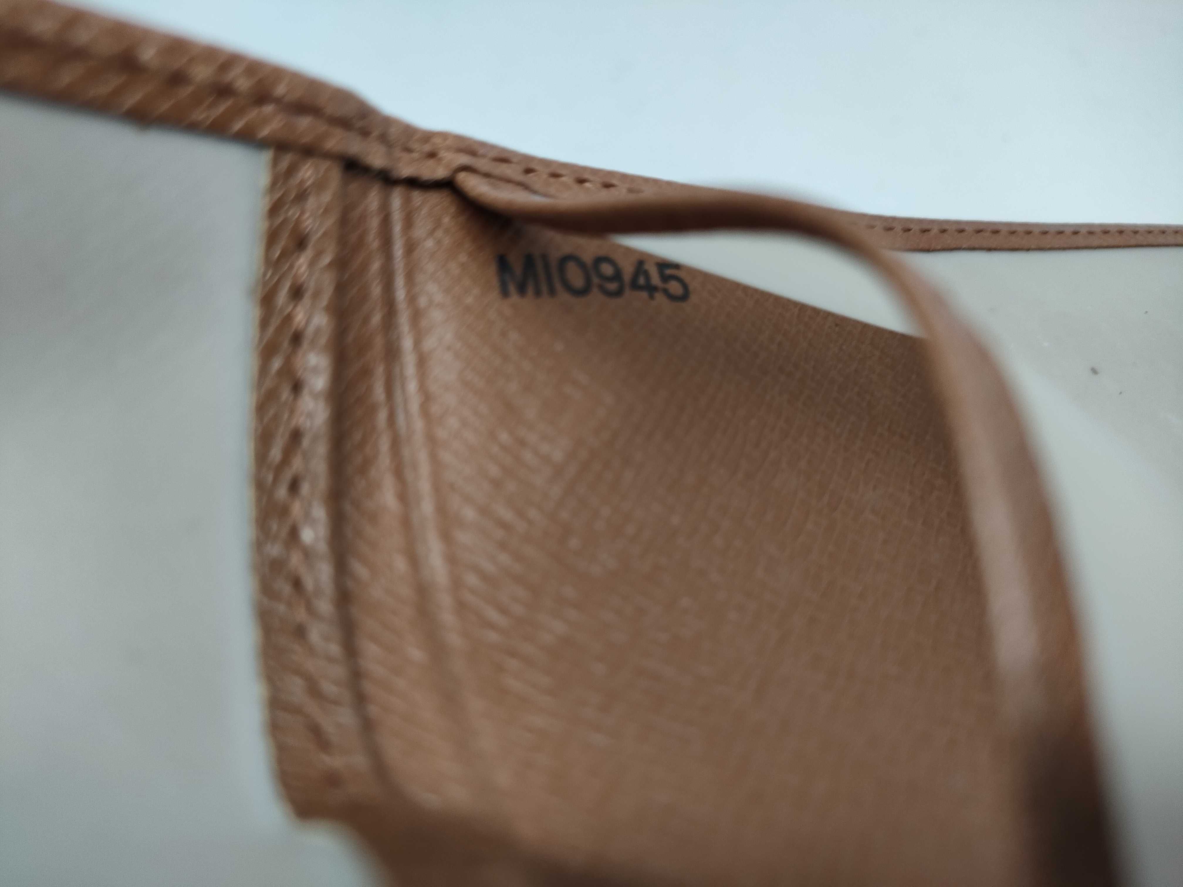 Epi Louis Vuitton Pass Case Card Case — view 6