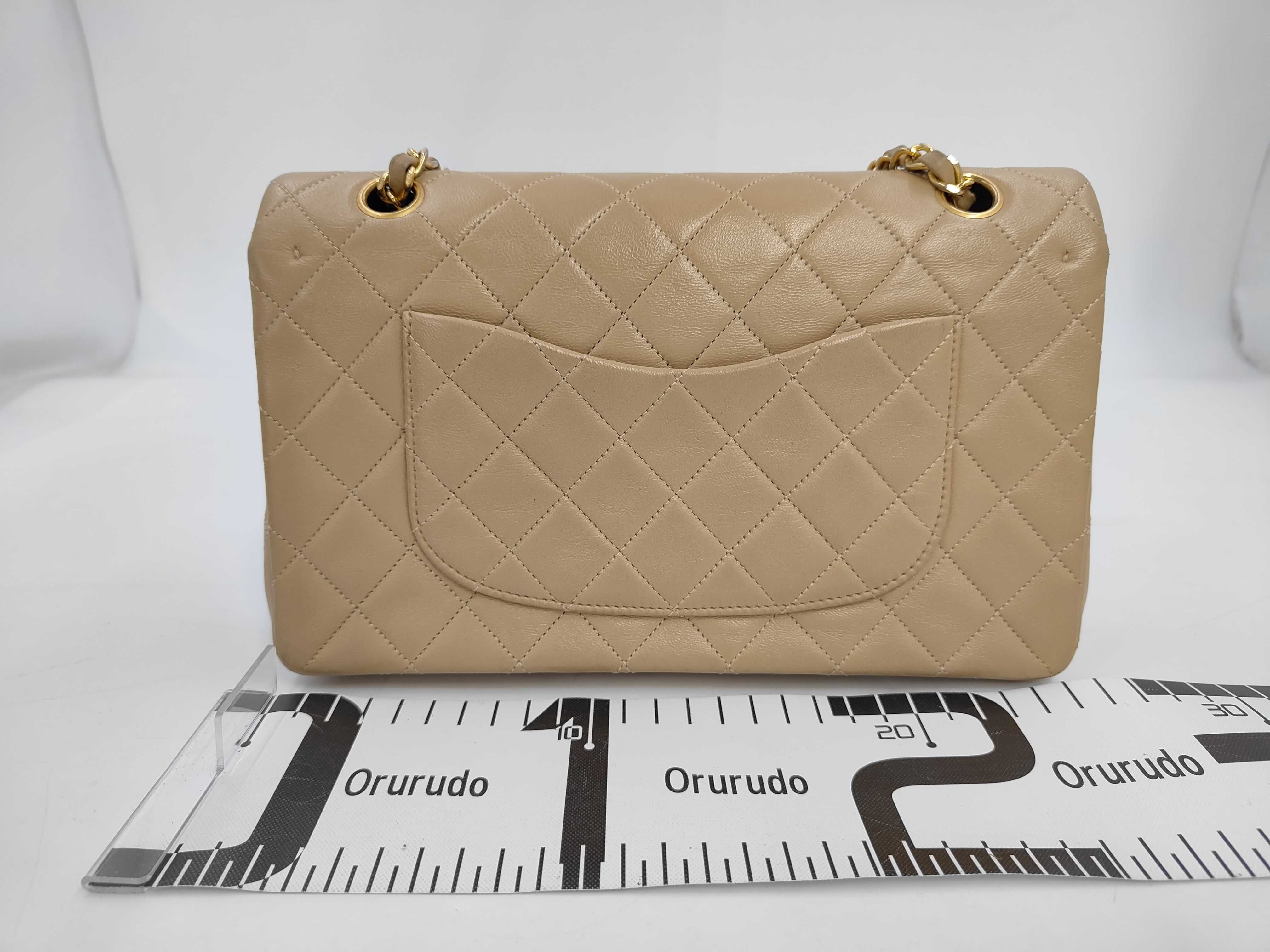 Matelassé 25 Double Flap Double Chain Lambskin Beige Shoulder Bag — view 2