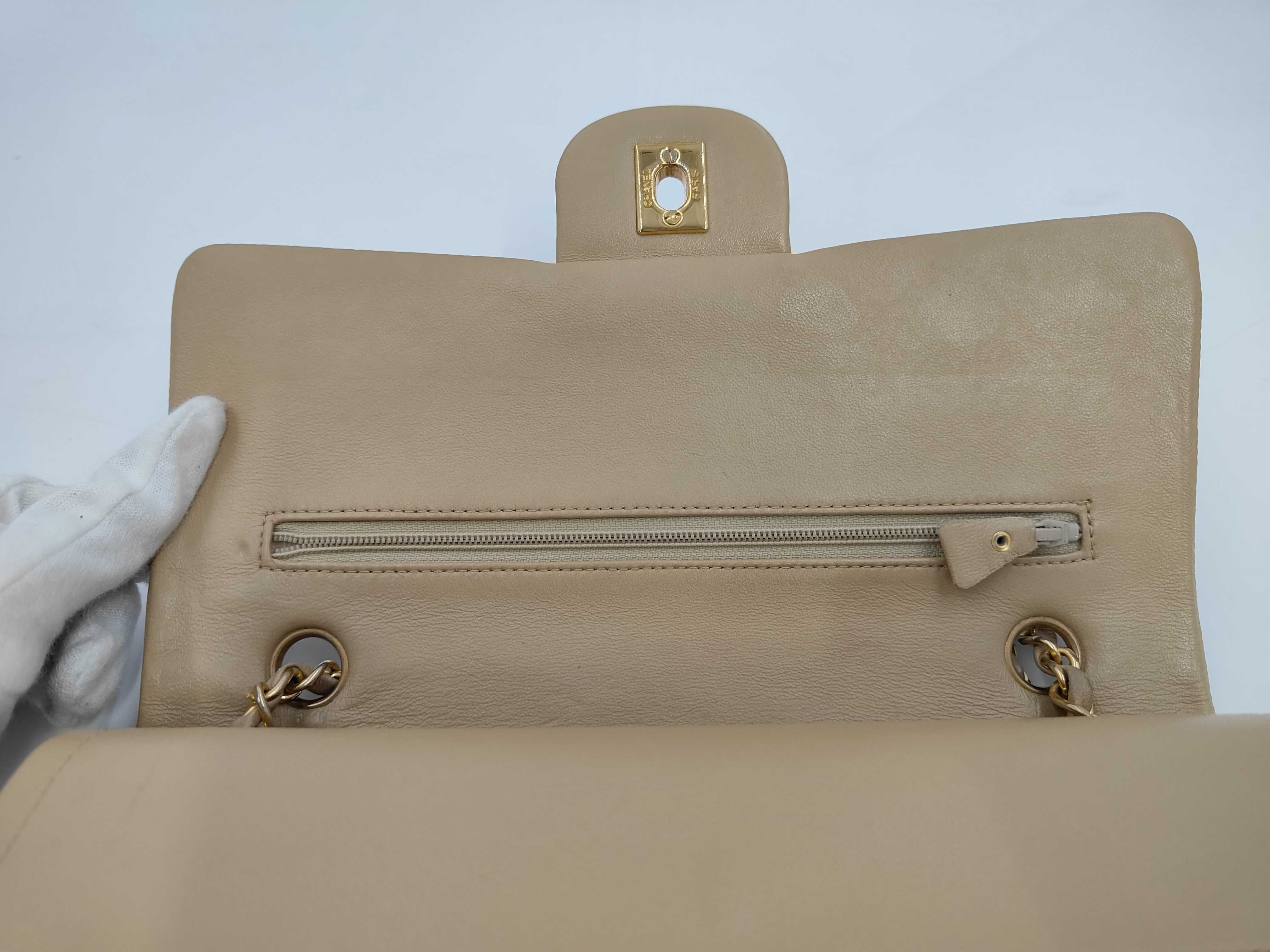 Matelassé 25 Double Flap Double Chain Lambskin Beige Shoulder Bag — view 8