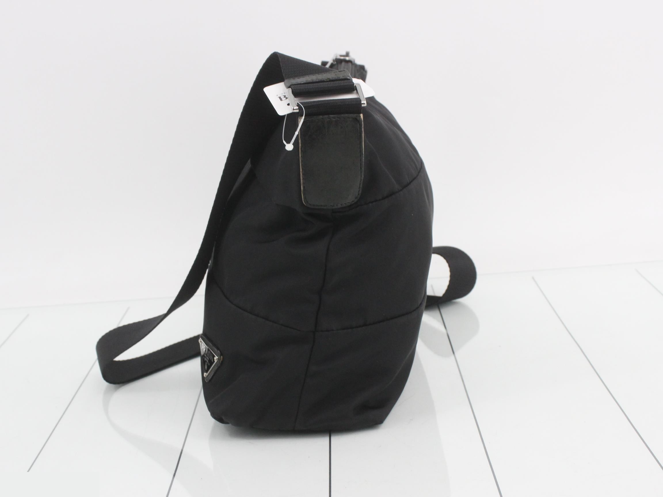 Nylon triangular plate shoulder black — view 3