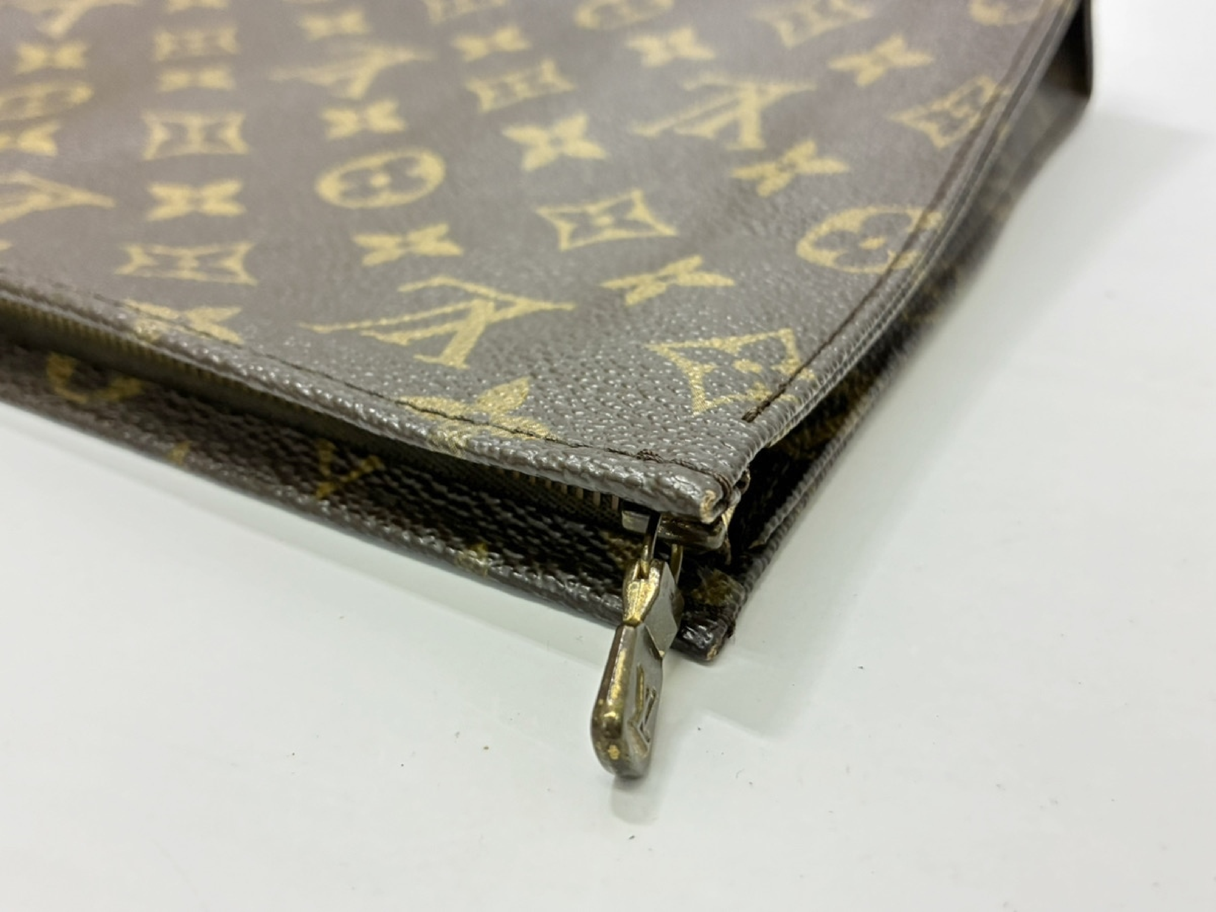 Pochette Toilette M47546 Clutch Bag — view 6