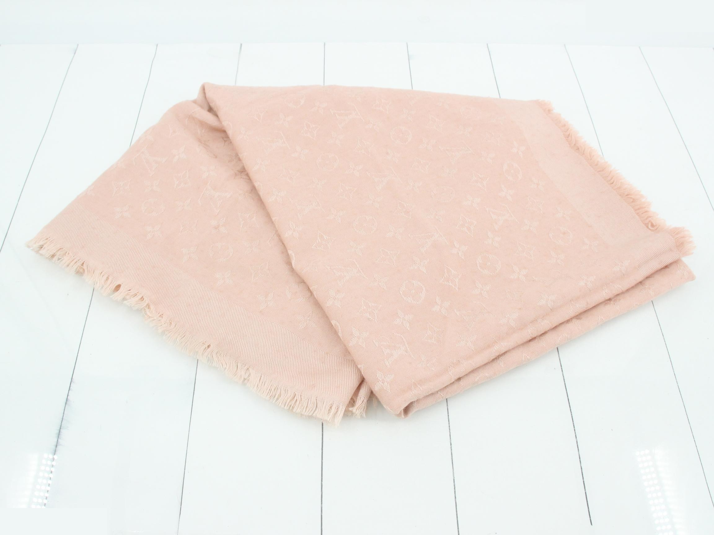 60% Silk, 40% Wool — view 3