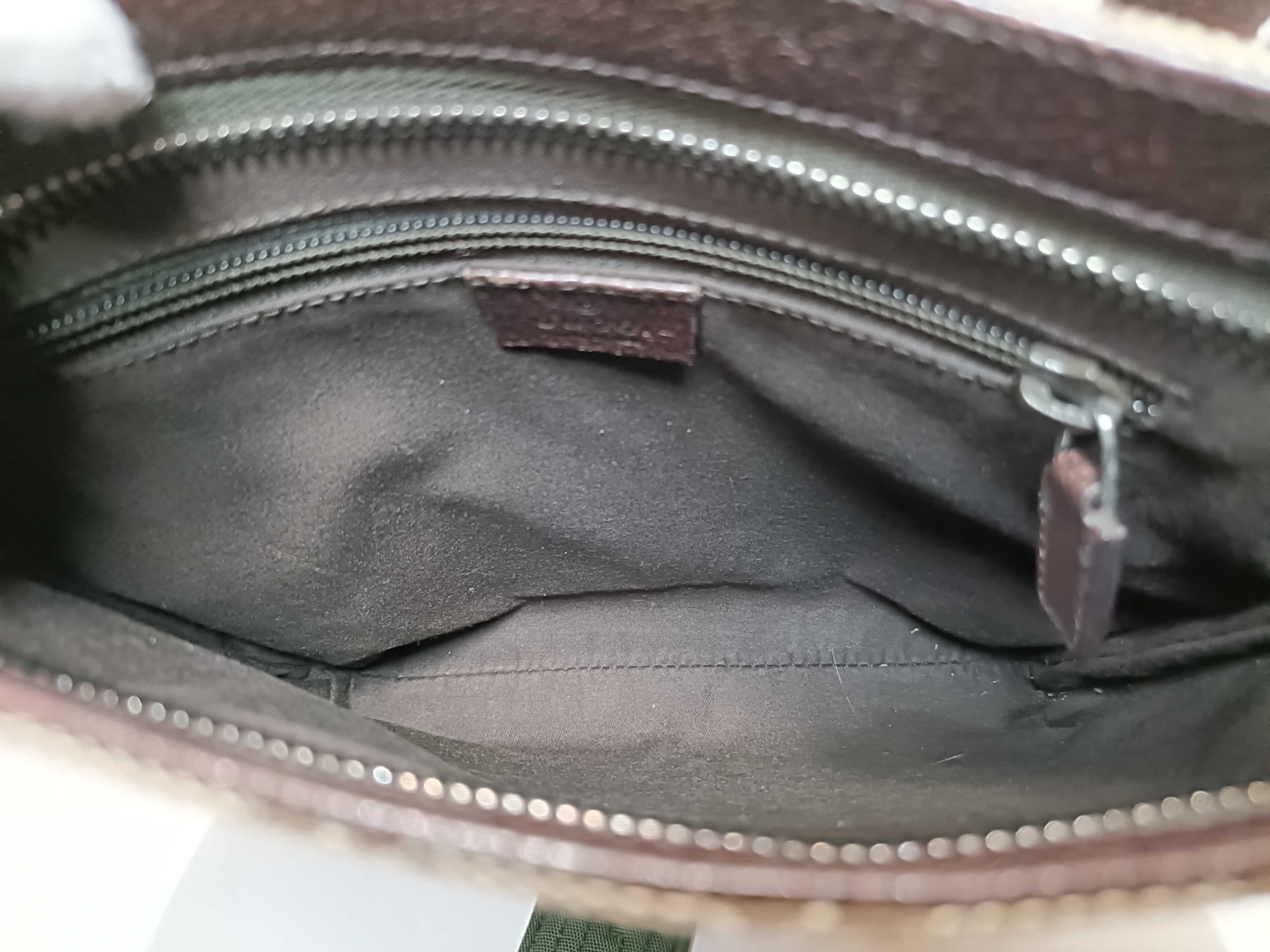 GG Canvas Shoulder Bag 122793 — view 11