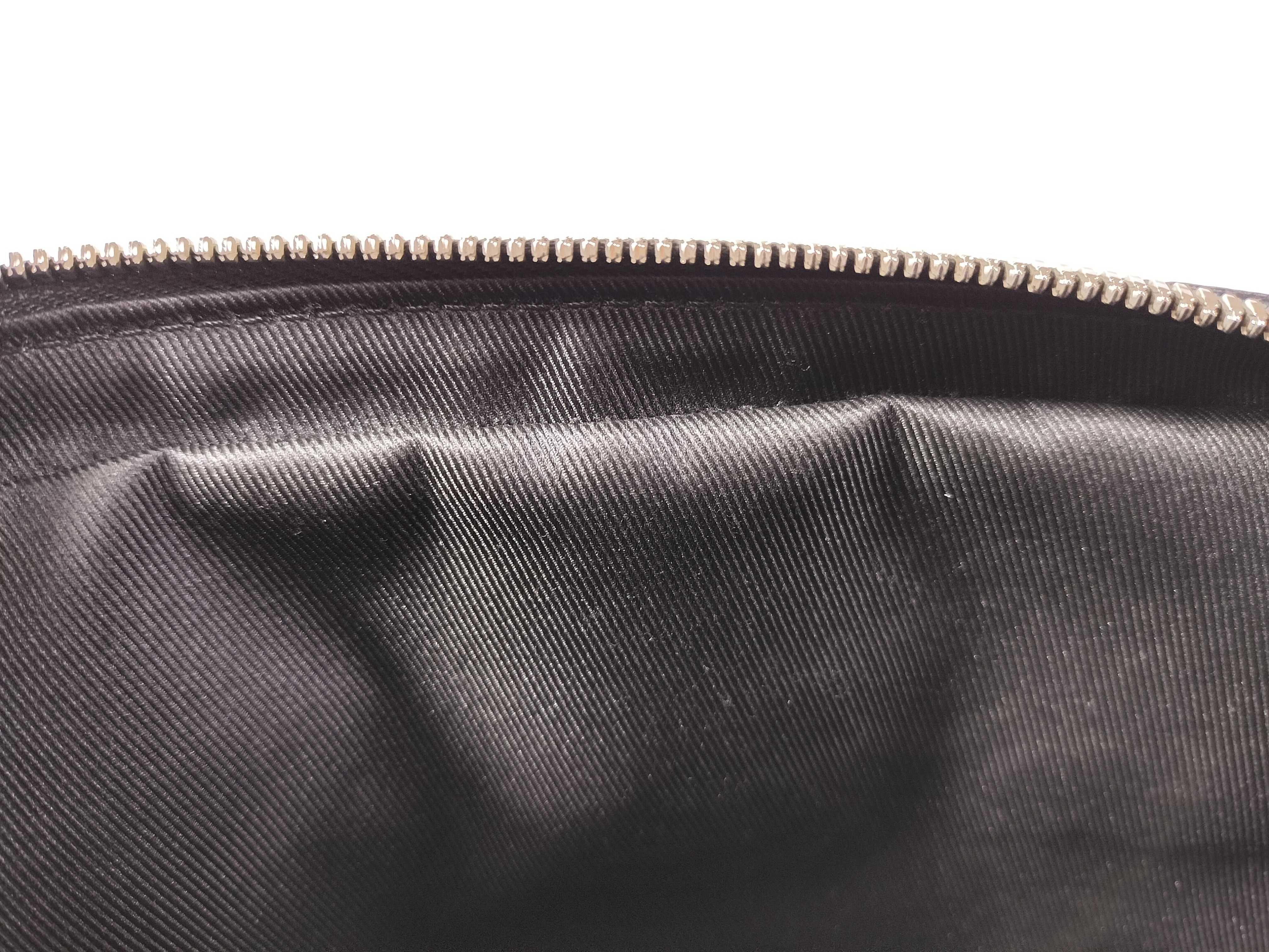 Taigarama Outdoor Messenger PM M30243 RFID Shoulder Bag — view 10